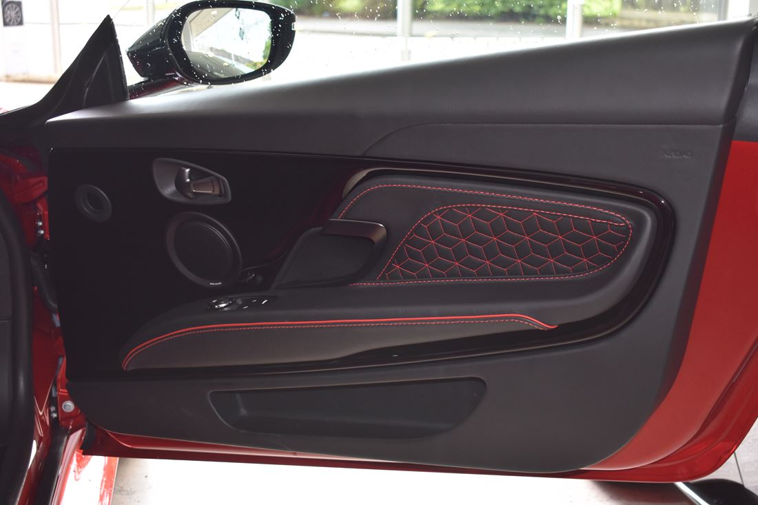2020 Aston Martin DBS Superleggera volante, 8/16