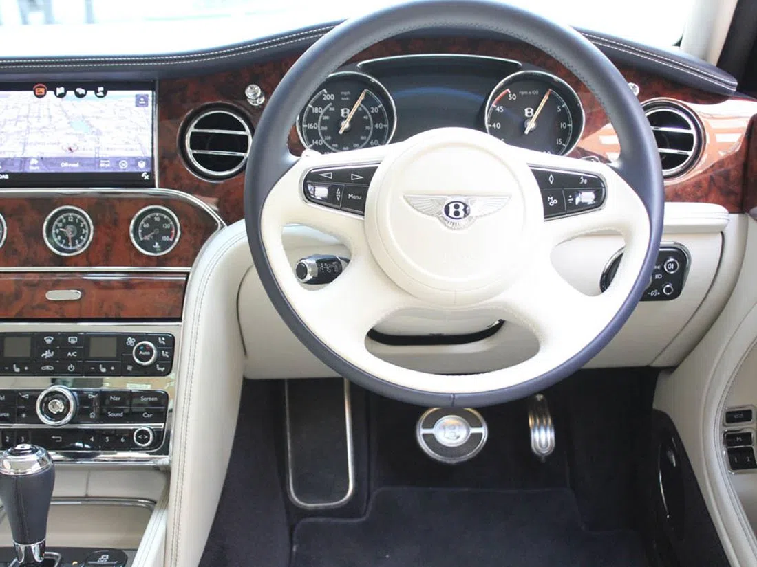 2019 Bentley Mulsanne Extended Wheelbase interior, dashboard, Linen
