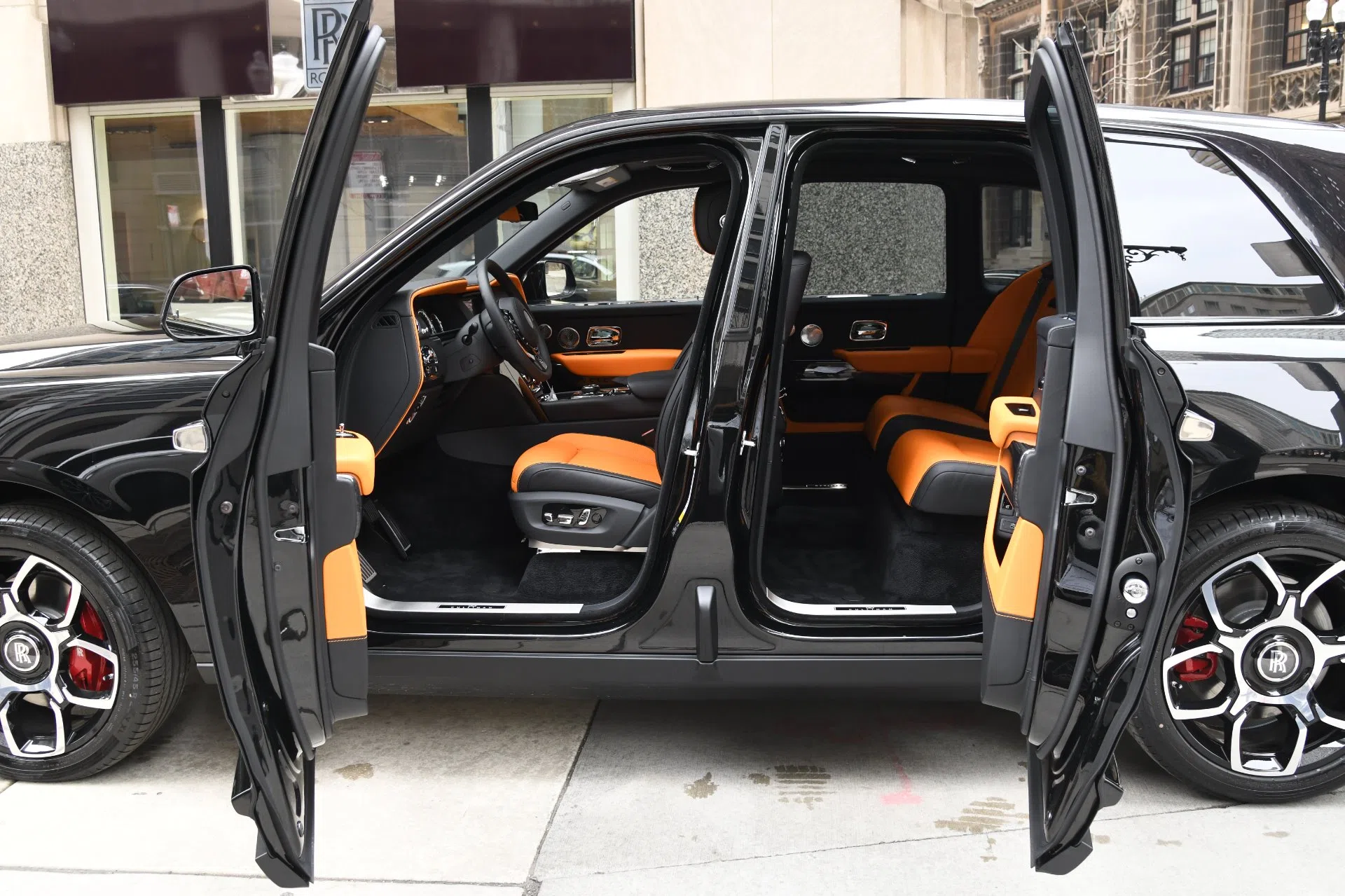2020 Rolls-Royce Cullinan Black Badge for sale, exterior