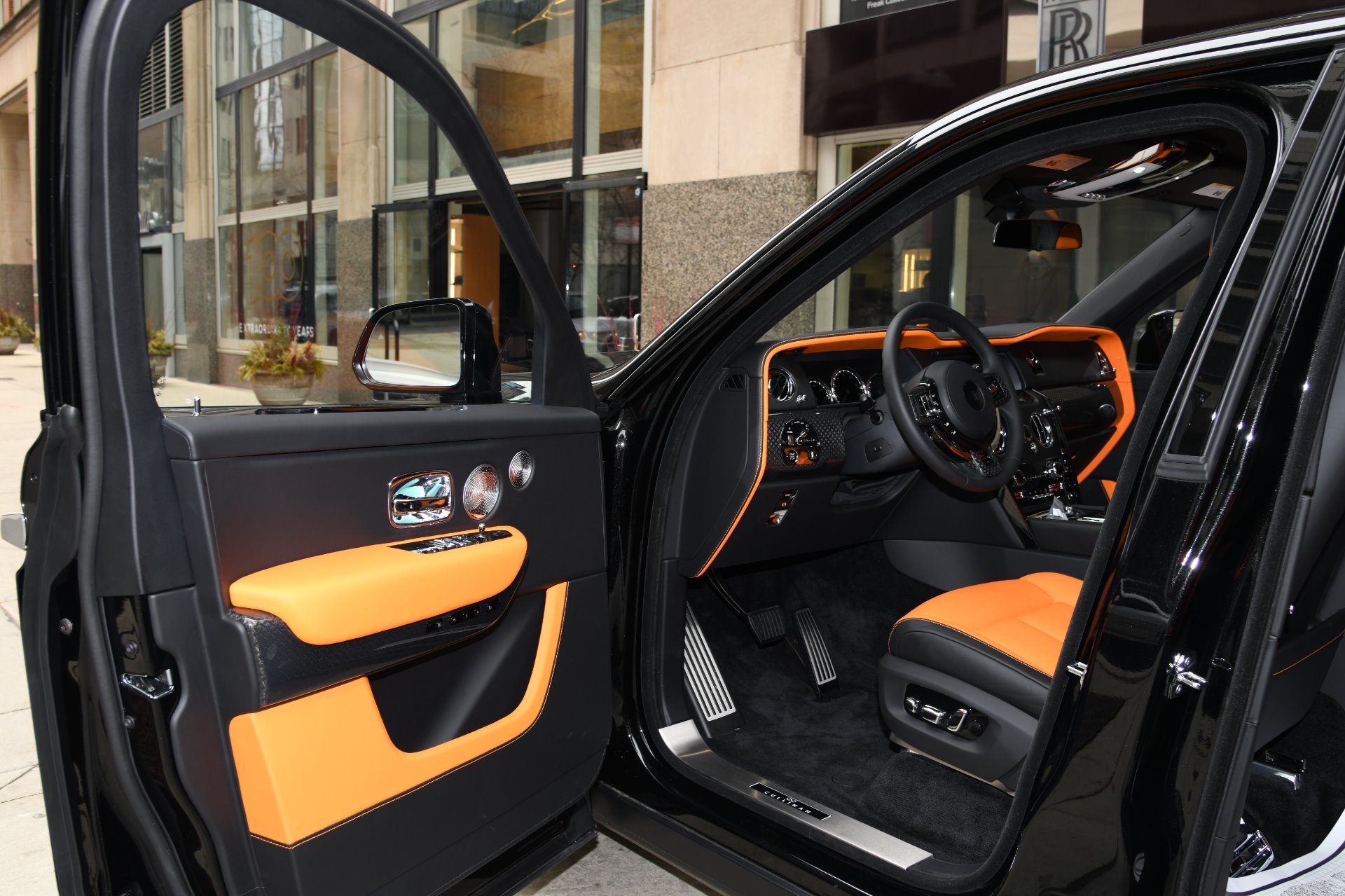 2020 Rolls-Royce Cullinan Black Badge, 8/19