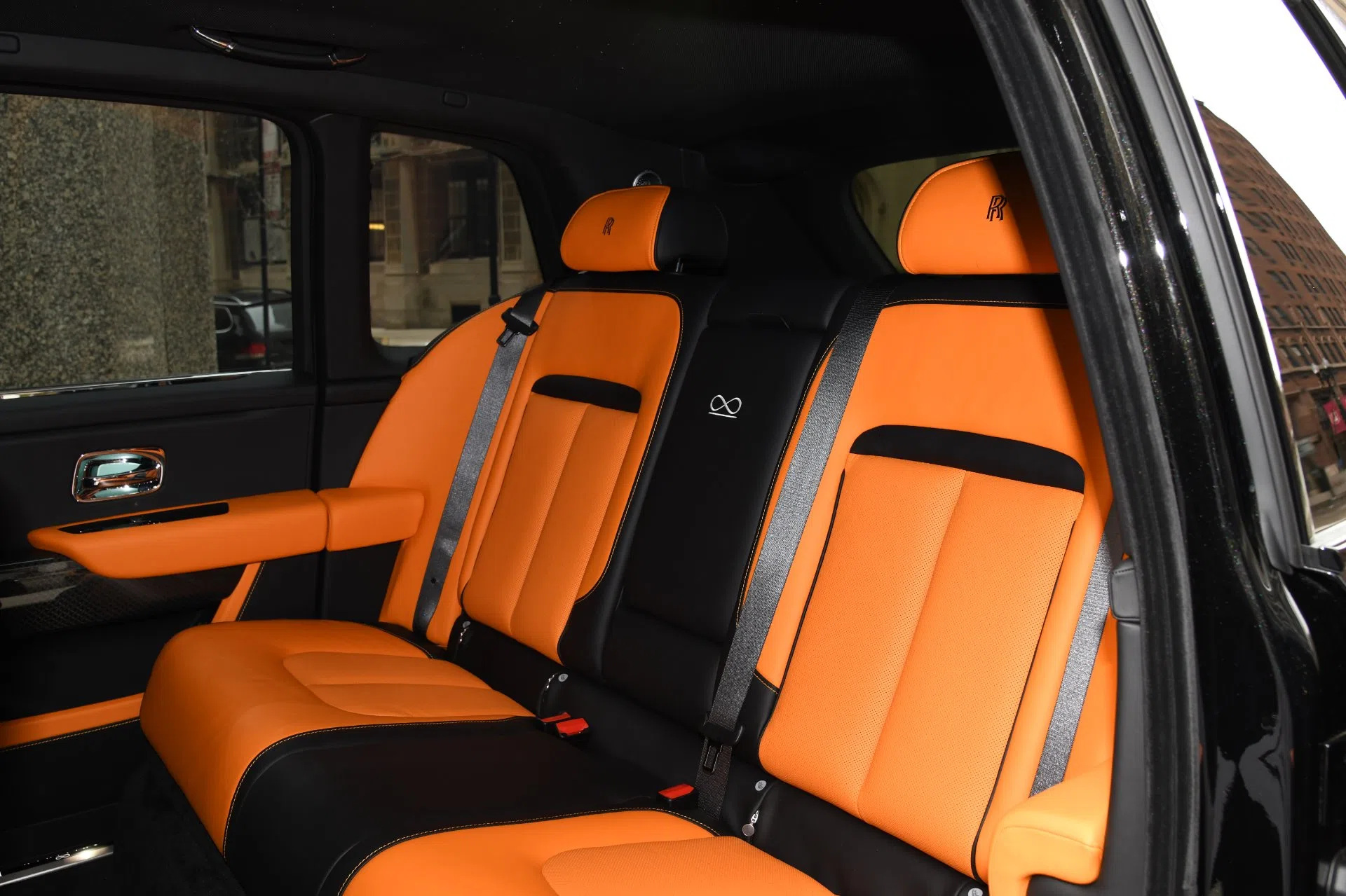 2020 Rolls-Royce Cullinan Black Badge interior, seats