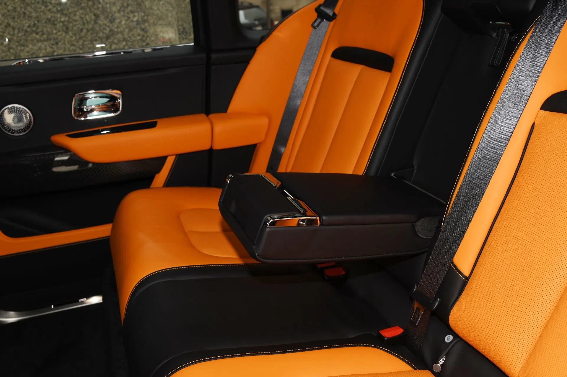 2020 Rolls-Royce Cullinan Black Badge interior, seats