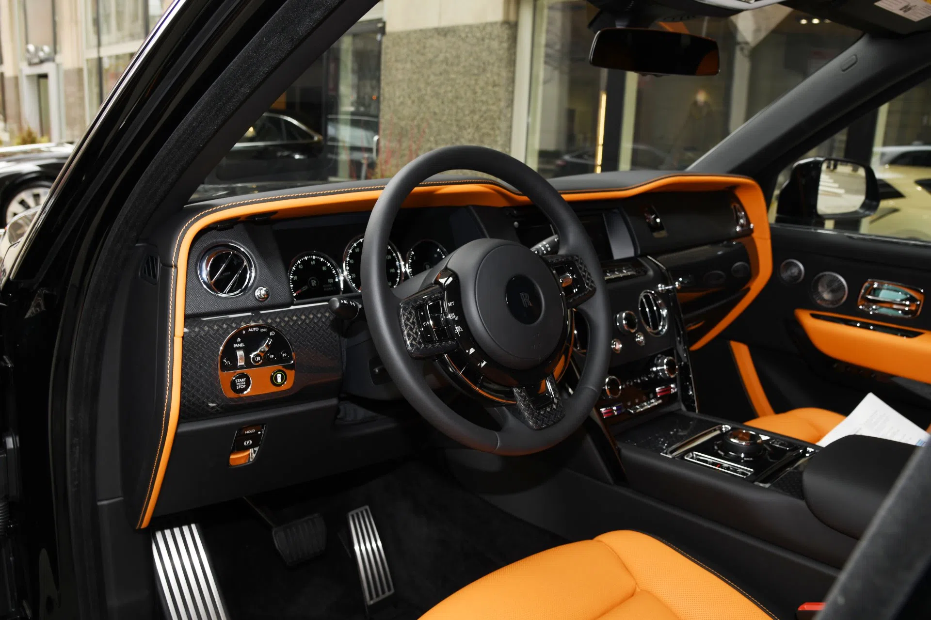 2020 Rolls-Royce Cullinan Black Badge interior, dashboard