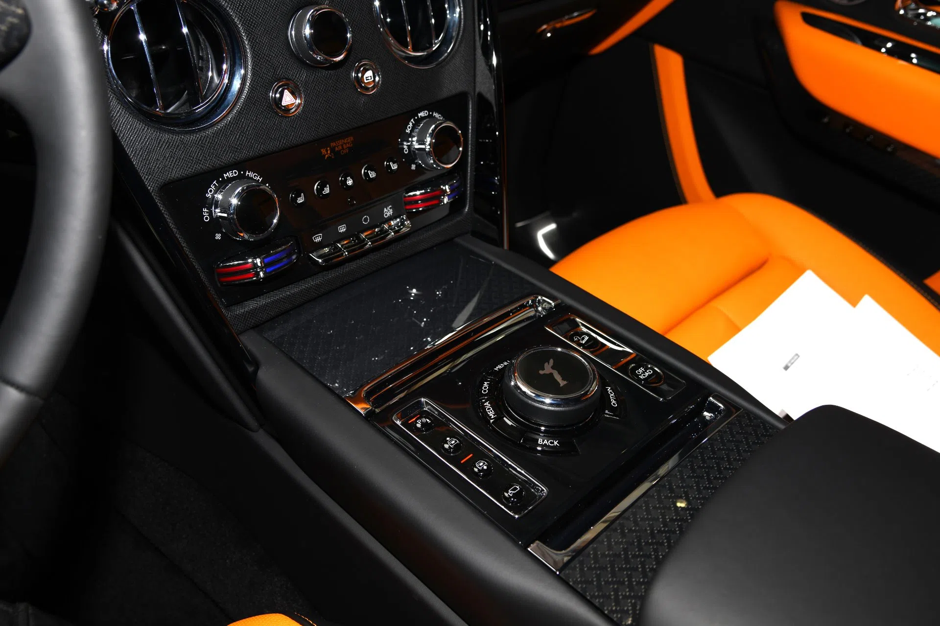 2020 Rolls-Royce Cullinan Black Badge interior