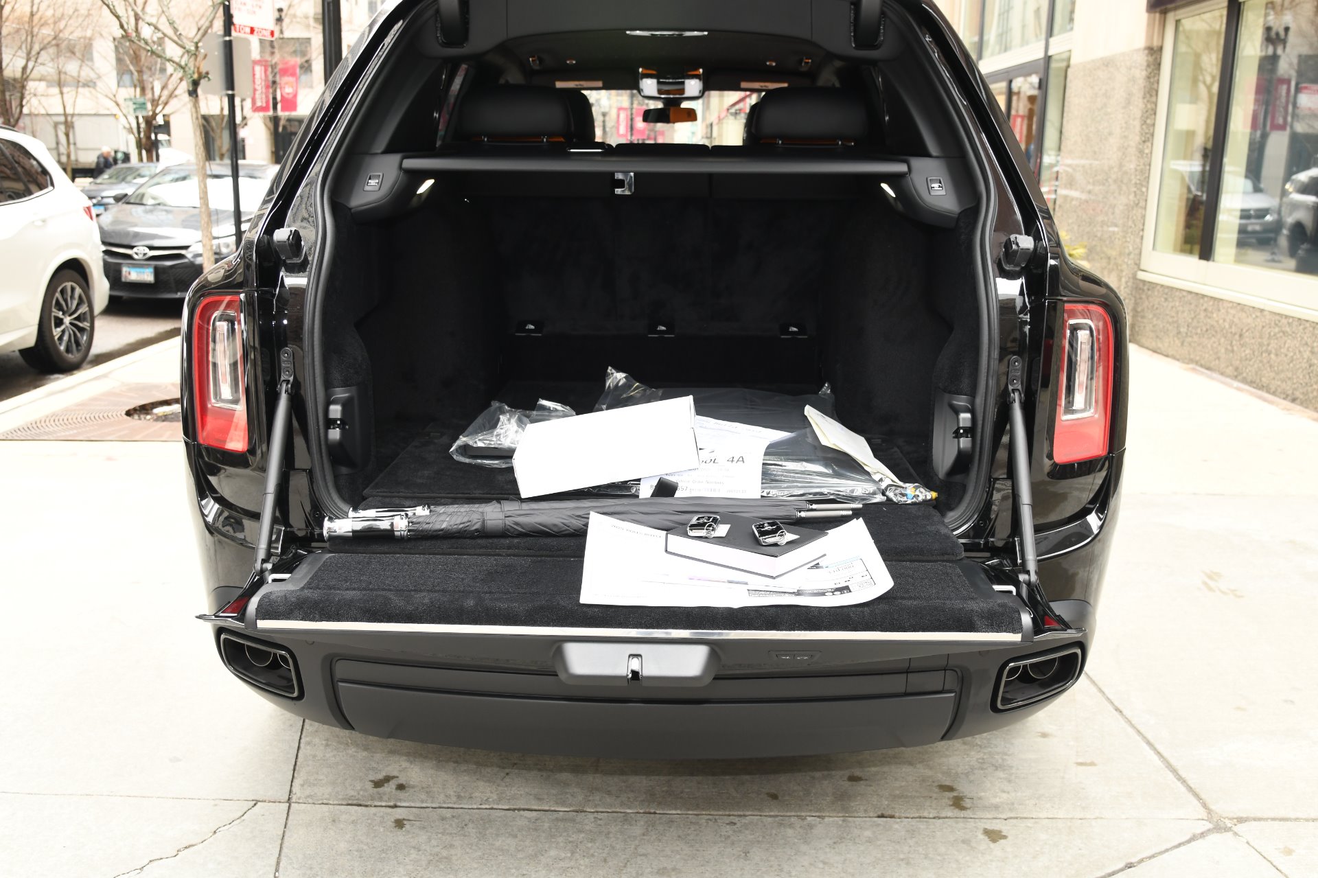 2020 Rolls-Royce Cullinan Black Badge, 17/19