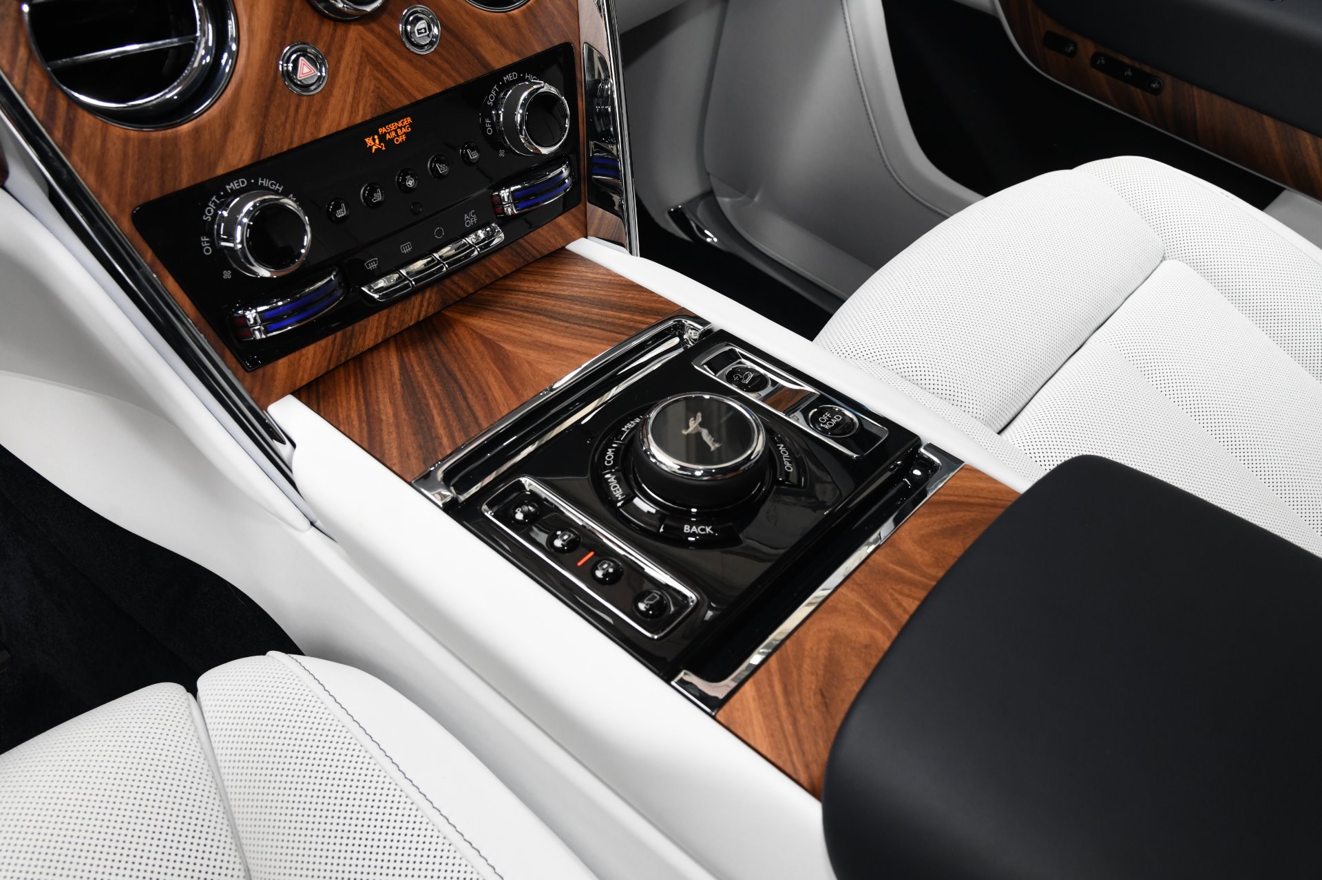 2020 Rolls-Royce Cullinan, 16/20