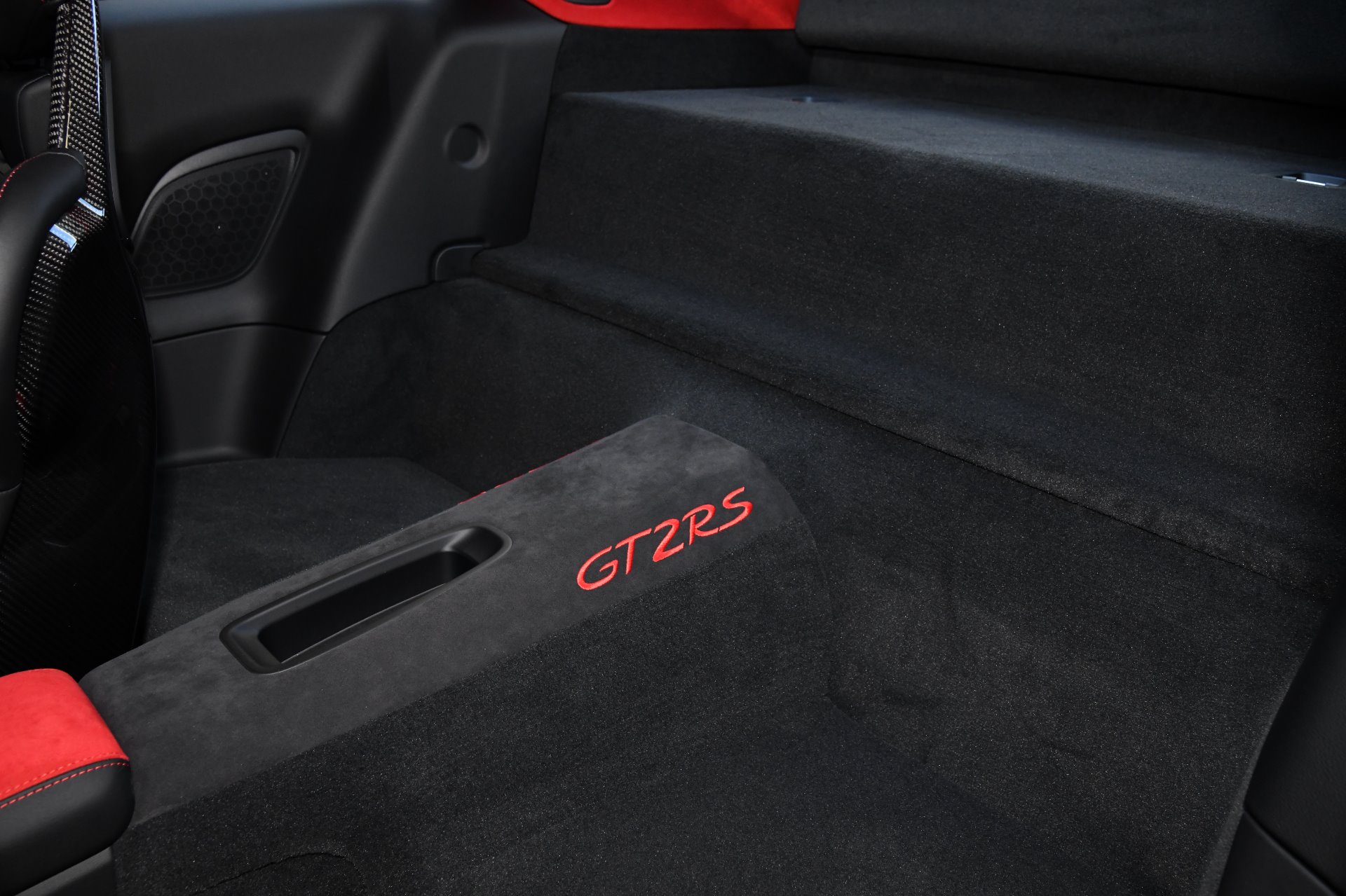 2018 Porsche 911 GT2 RS Coupe, 14/19