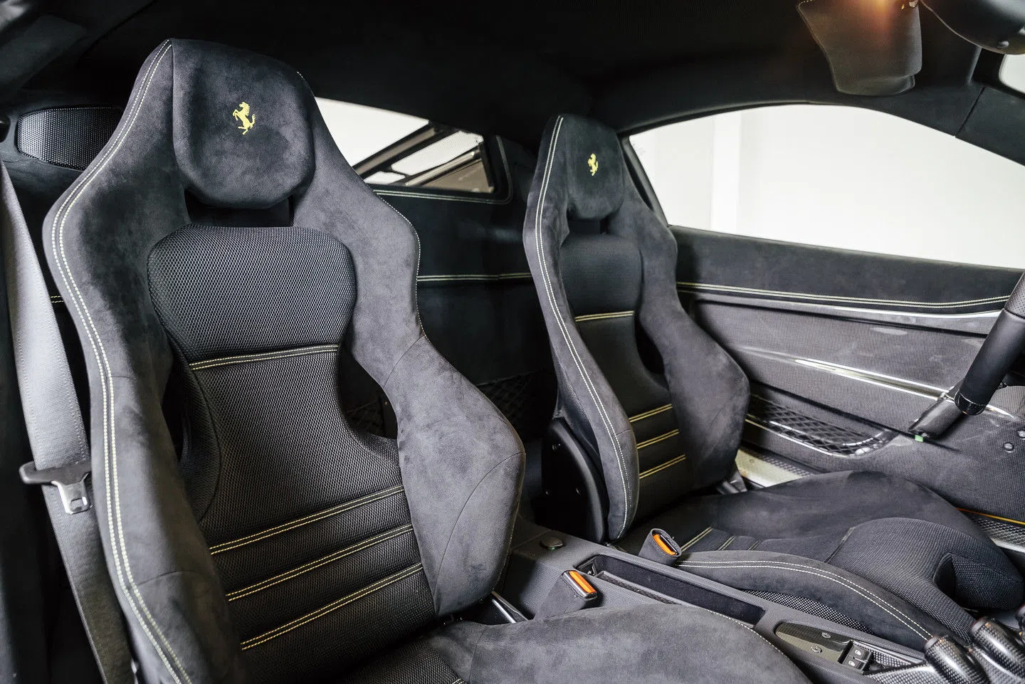 2016 Ferrari 458 Speciale interior, seats, Black-Yellow
