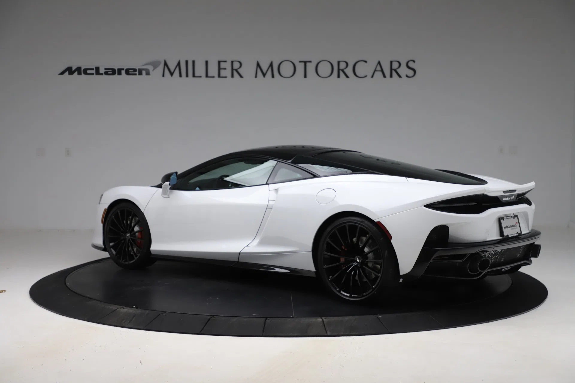 2020 McLaren GT Coupe, side profile