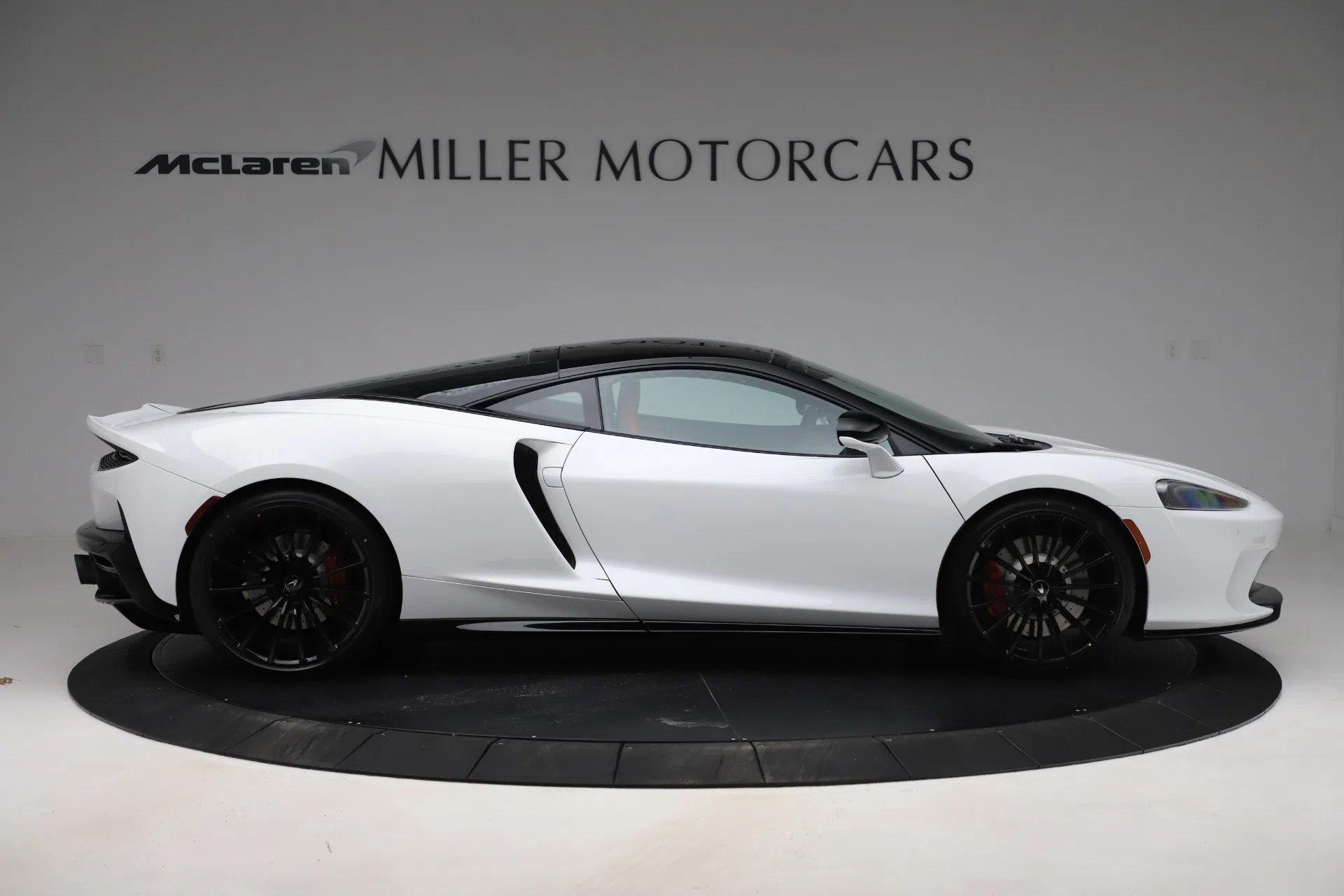 2020 McLaren GT Coupe, side profile