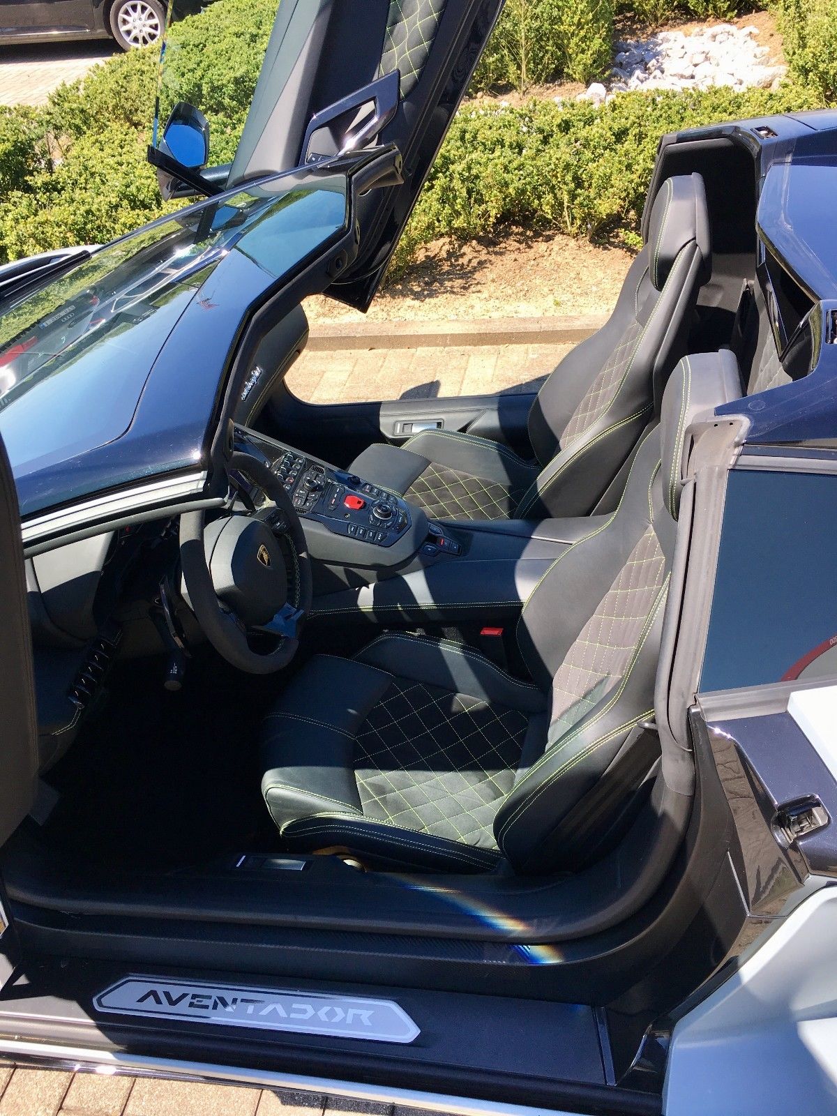 2015 Lamborghini Aventador LP 700-4 Roadster, 9/19