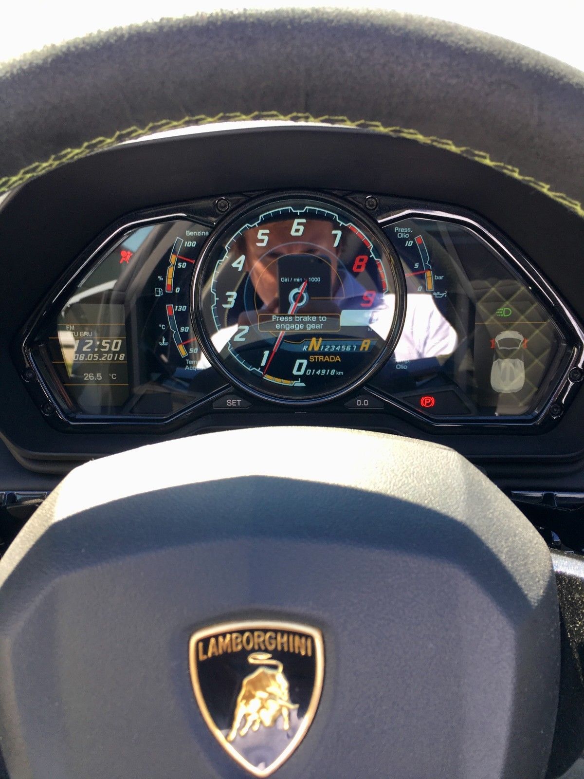 2015 Lamborghini Aventador LP 700-4 Roadster, 10/19