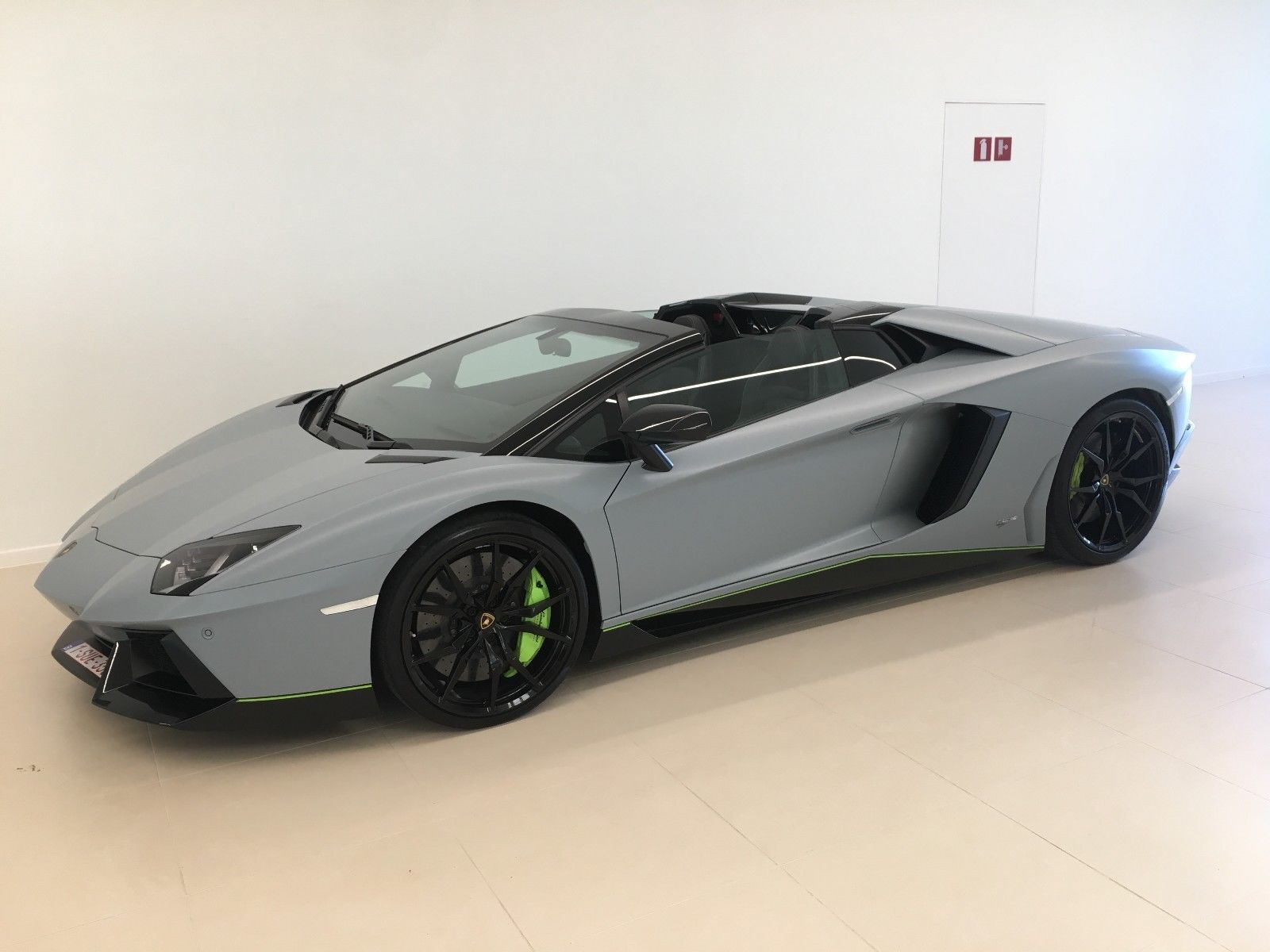 2015 Lamborghini Aventador LP 700-4 Roadster, 12/19
