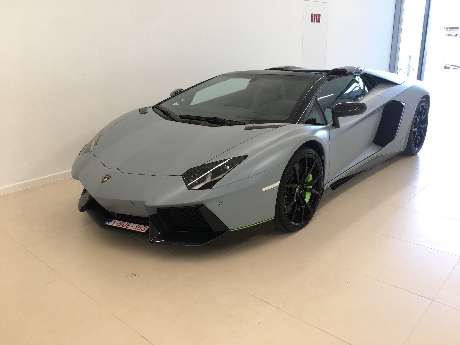 2015 Lamborghini Aventador LP 700-4 Roadster, 13/19