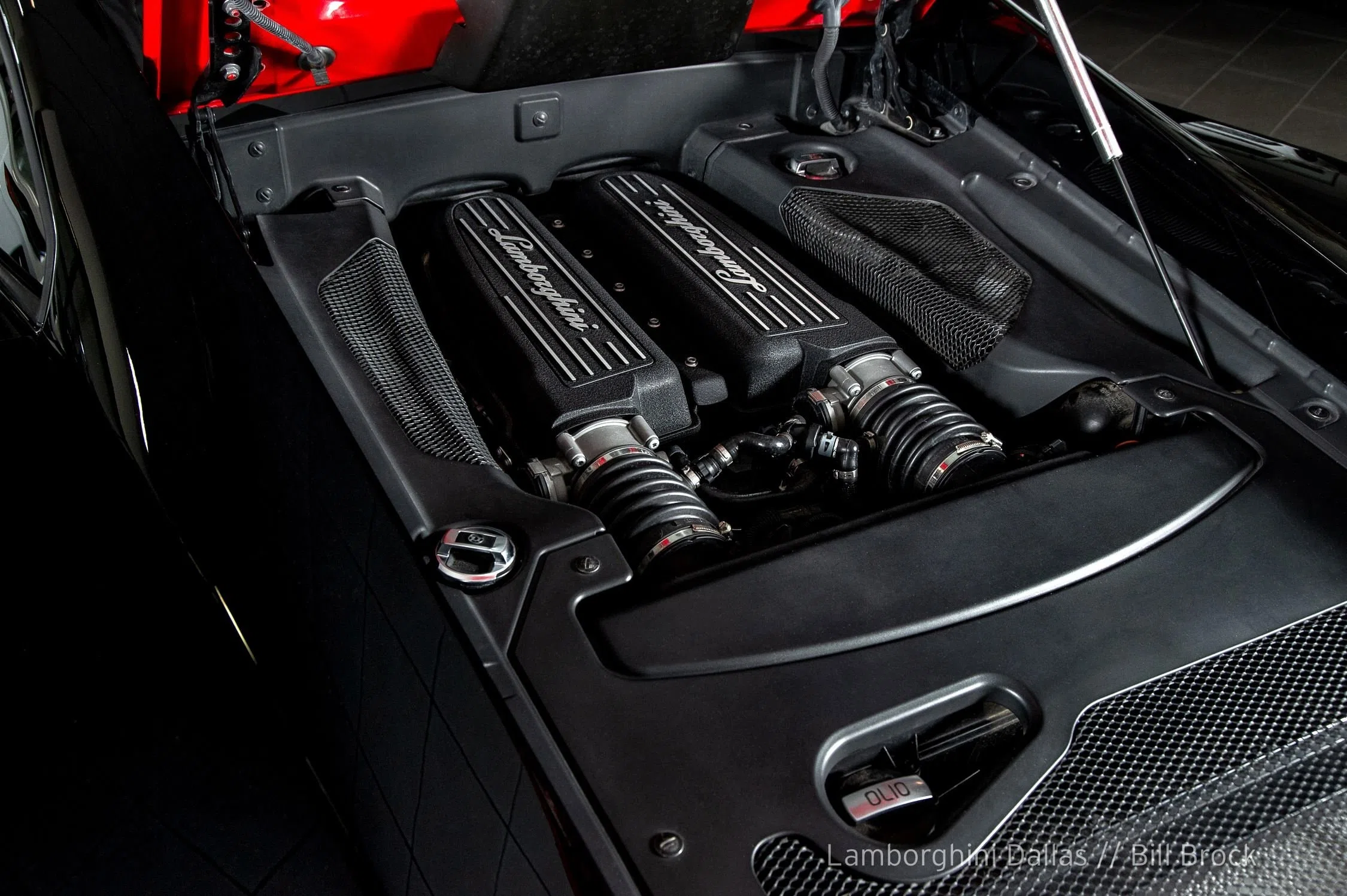 2013 Lamborghini Gallardo LP 560-4 Coupe engine