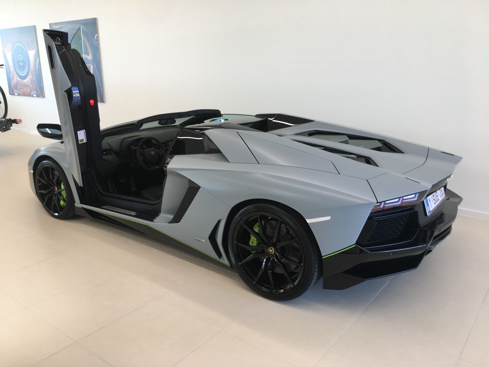 2015 Lamborghini Aventador LP 700-4 Roadster, 17/19