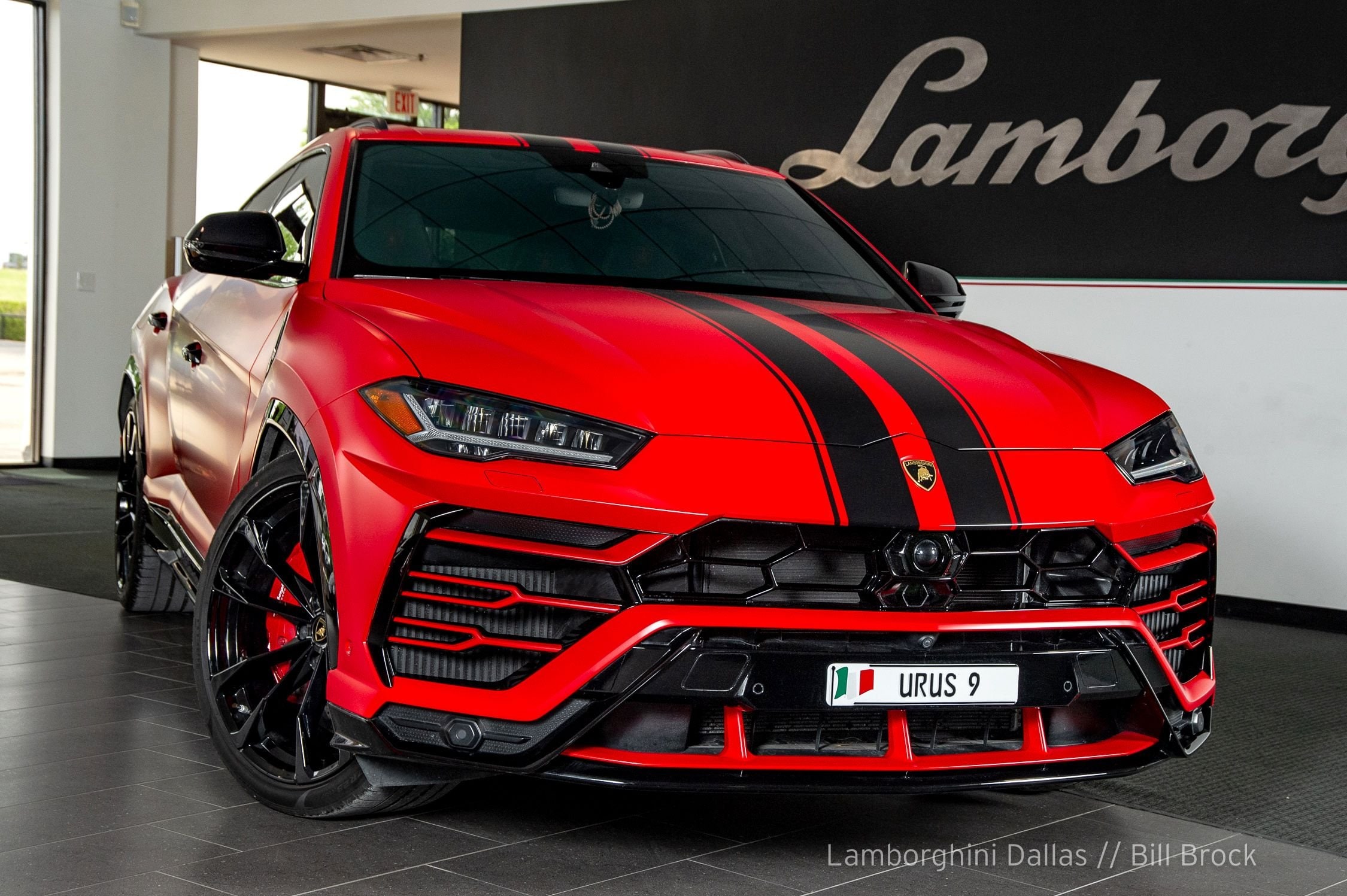 2019 Lamborghini Urus, 2/13