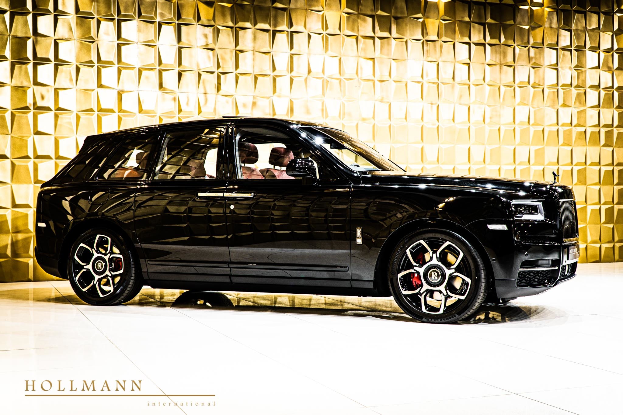 2020 Rolls-Royce Cullinan Black Badge, 2/20