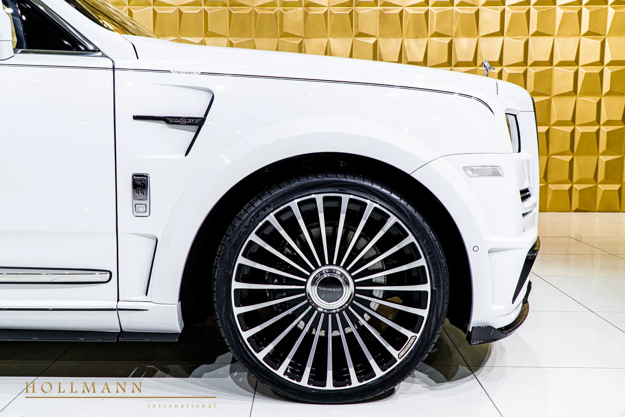 2020 Mansory Cullinan for sale, exterior, Arctic White