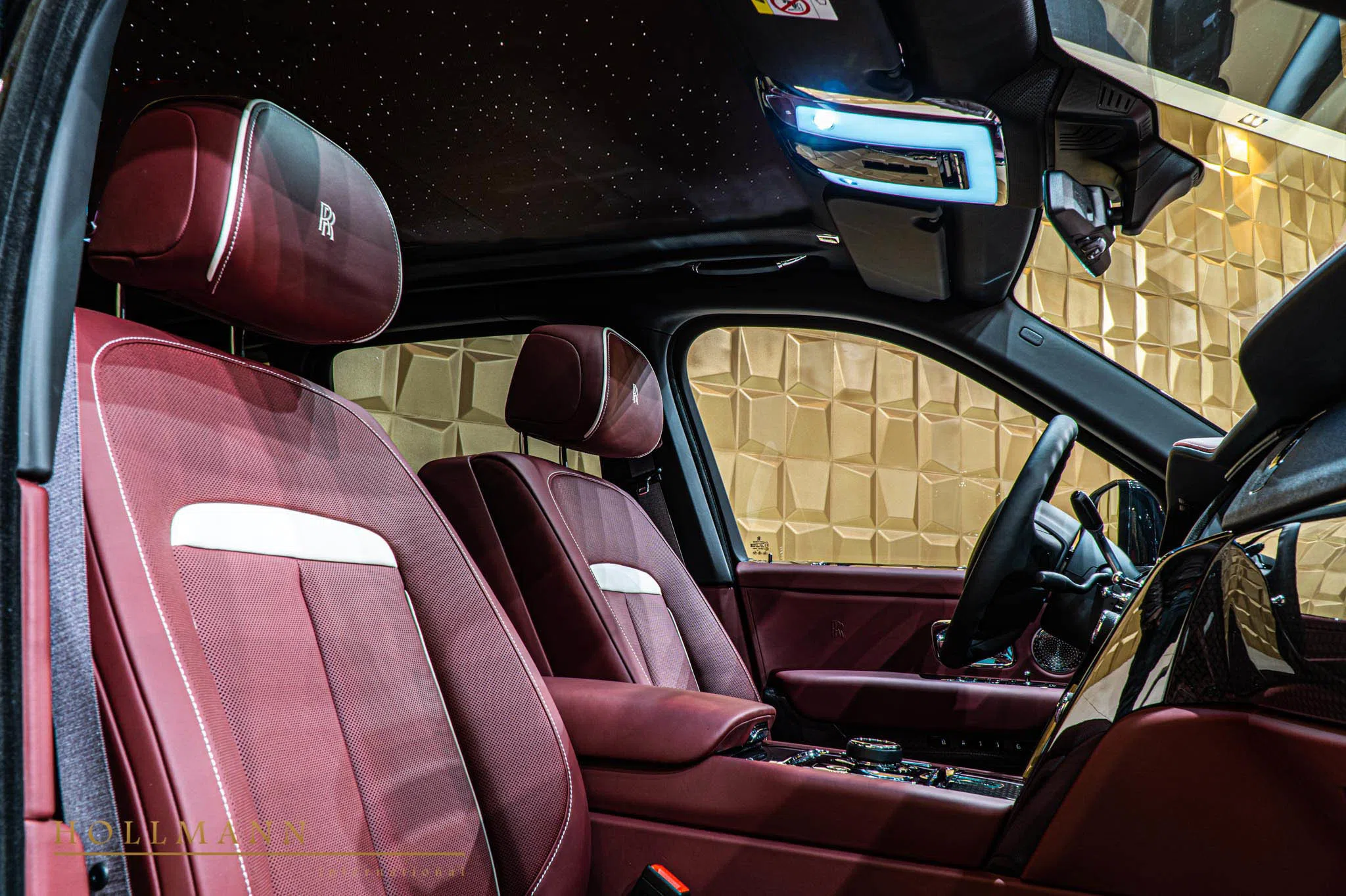 2020 Rolls-Royce Cullinan Black Badge interior, seats, Ardent Red