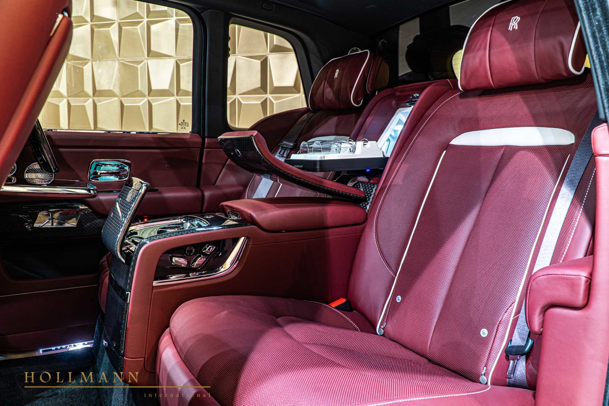 2020 Rolls-Royce Cullinan Black Badge, 33/39