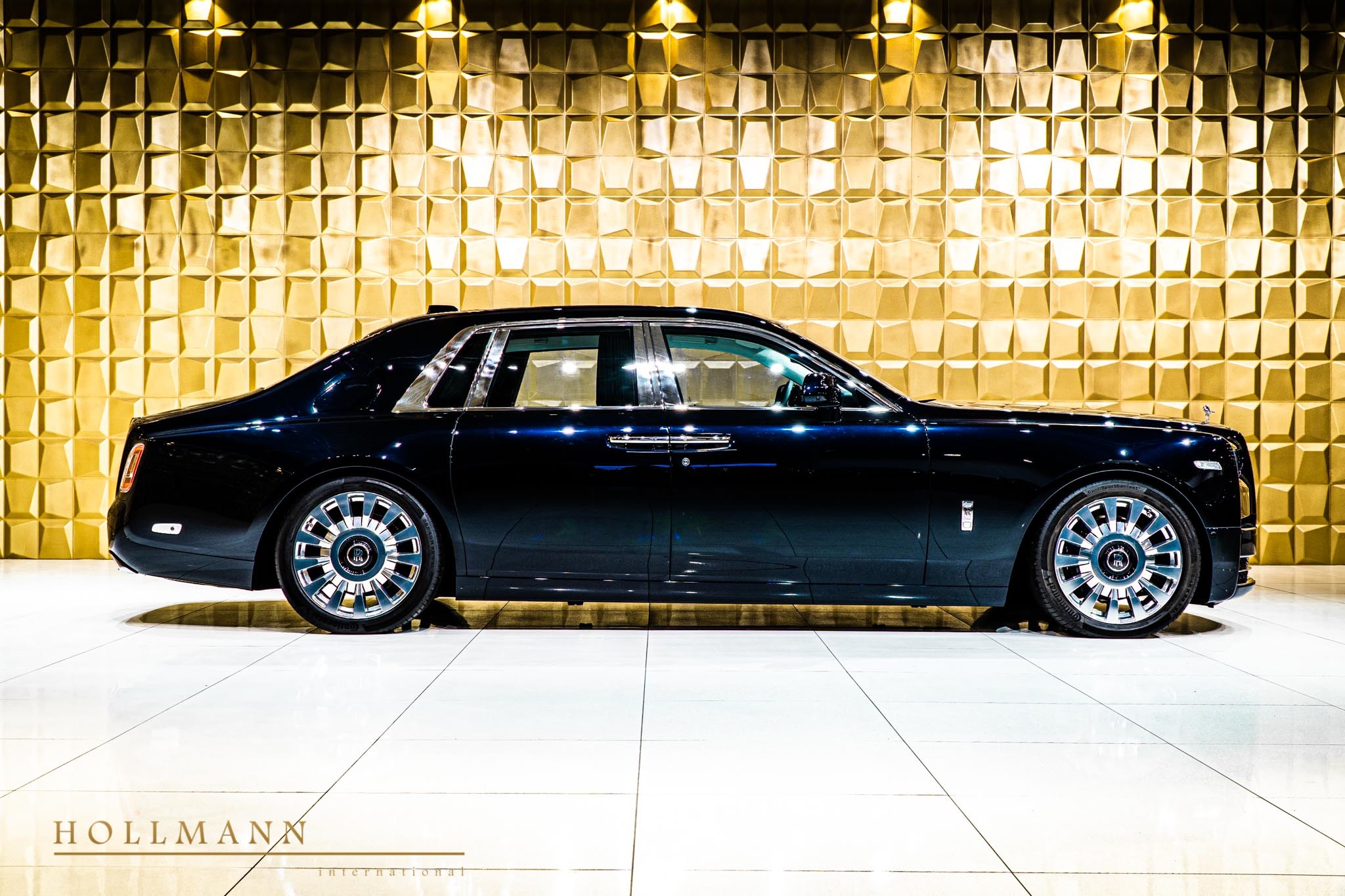 2020 Rolls-Royce Phantom VIII, 4/20
