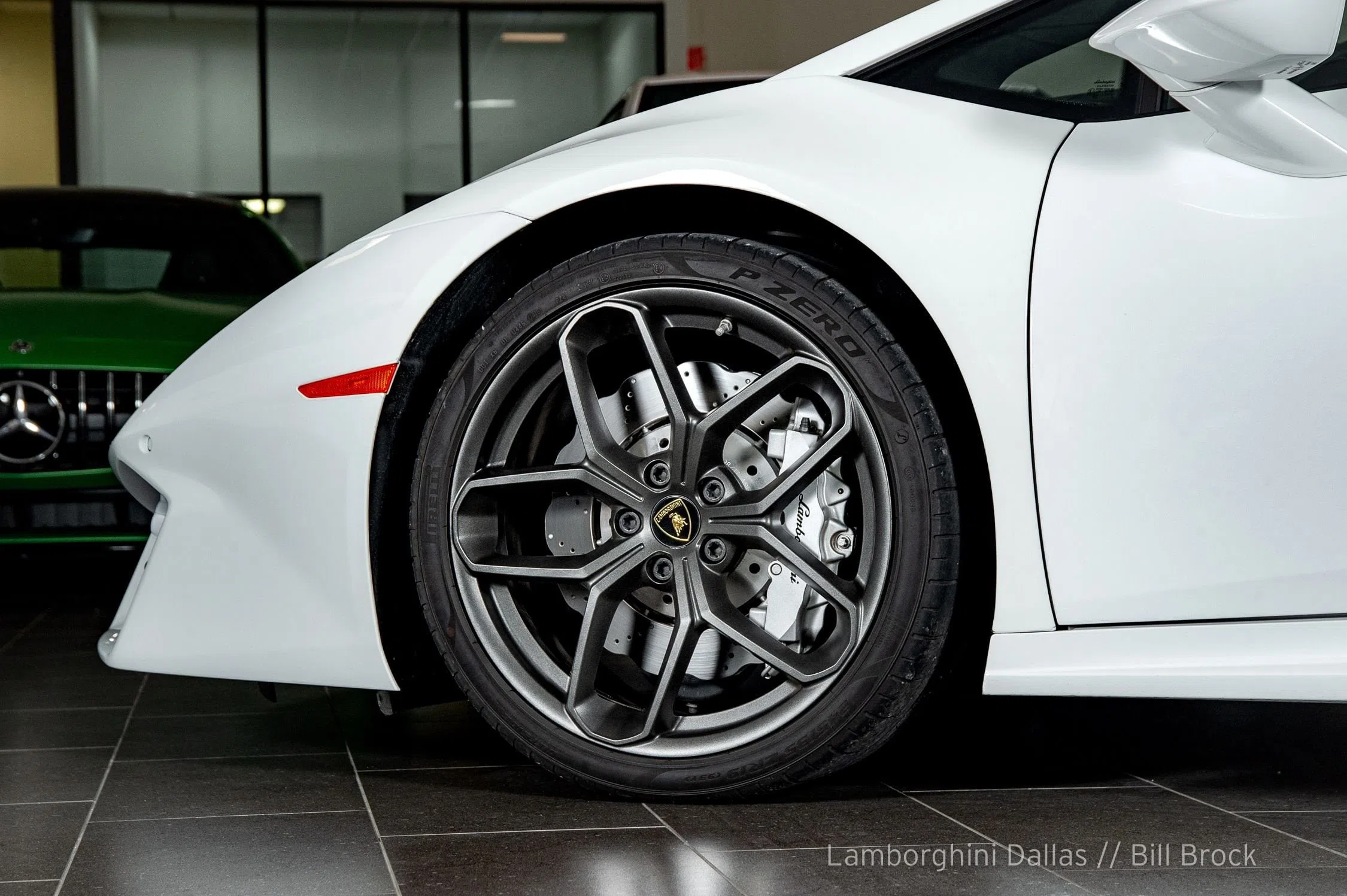 2017 Lamborghini Huracan LP580-2 wheel