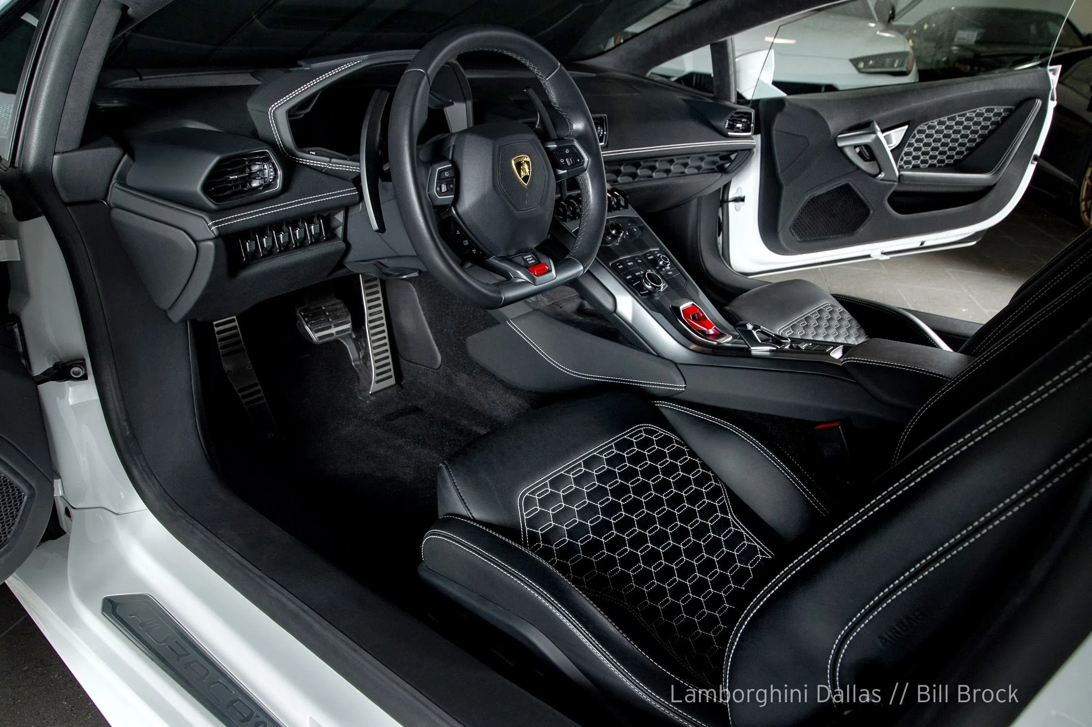 2017 Lamborghini Huracan LP580-2 interior
