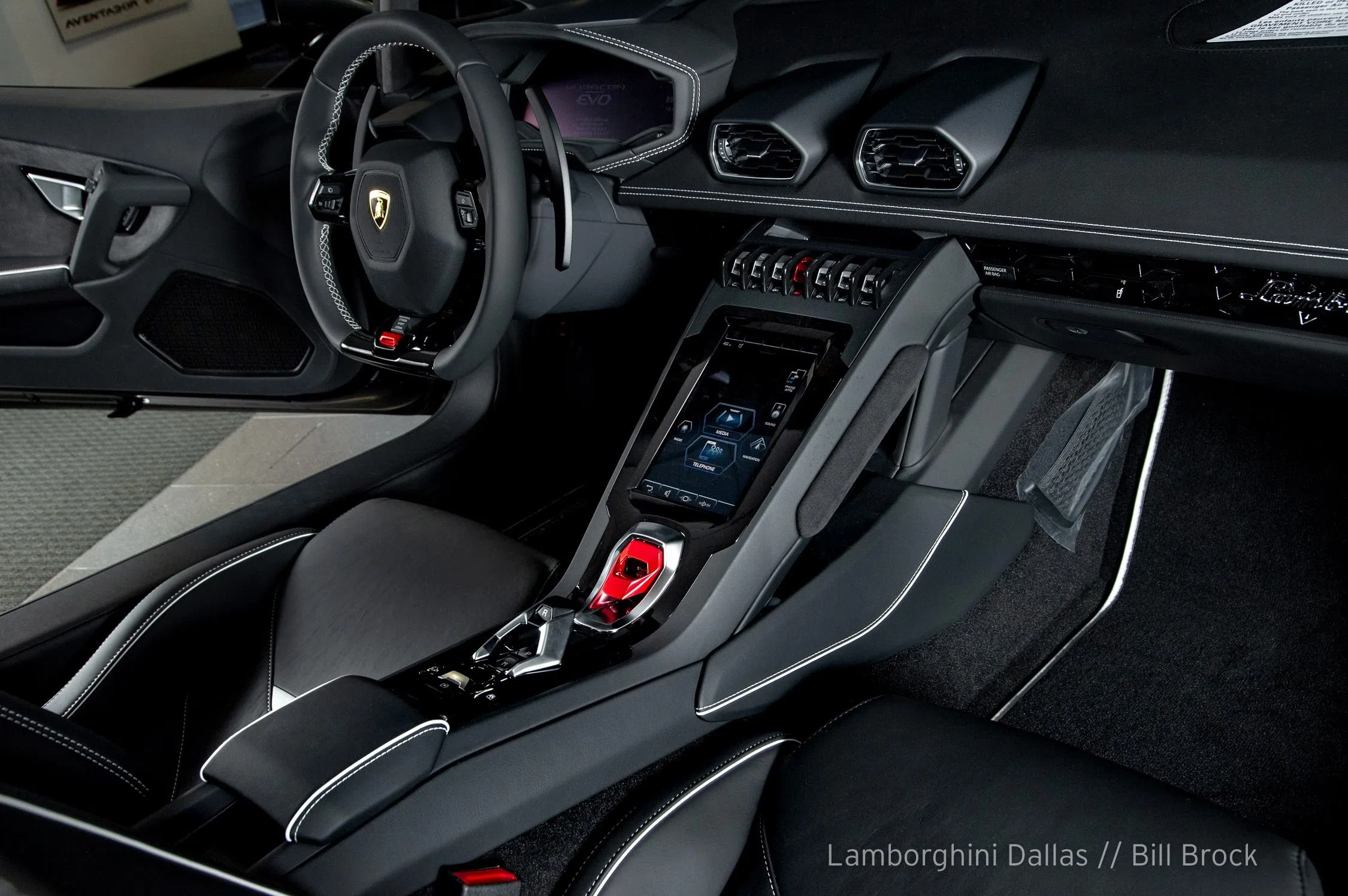 2020 Lamborghini Huracan EVO Spyder interior, dashboard