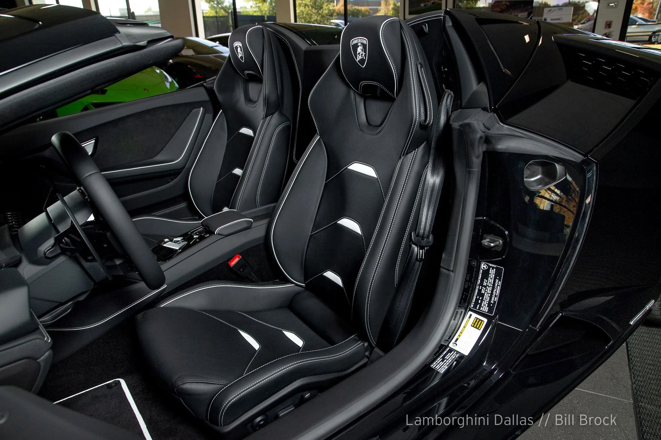 2020 Lamborghini Huracan EVO Spyder interior, seats