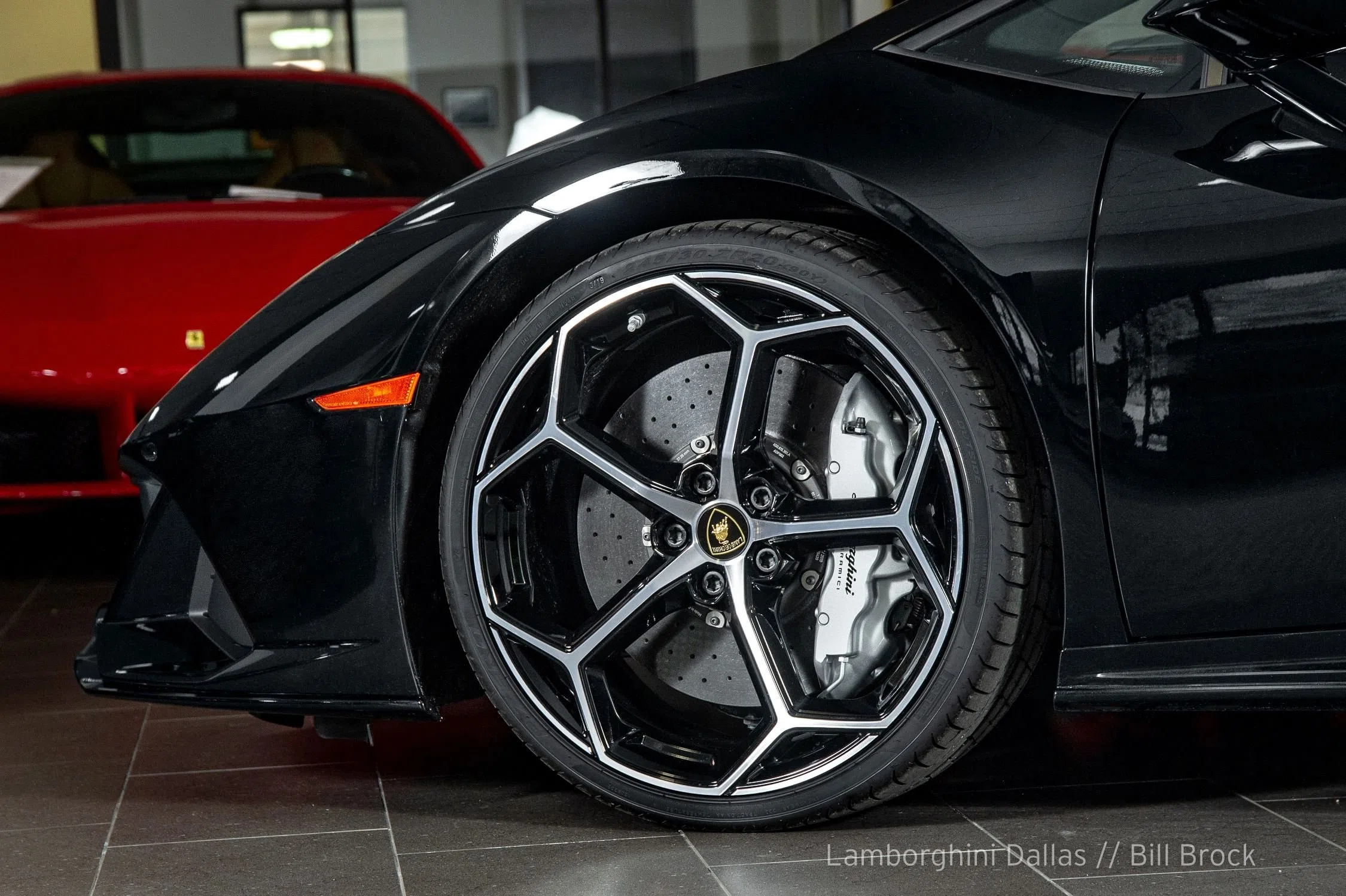 2020 Lamborghini Huracan EVO Spyder wheel
