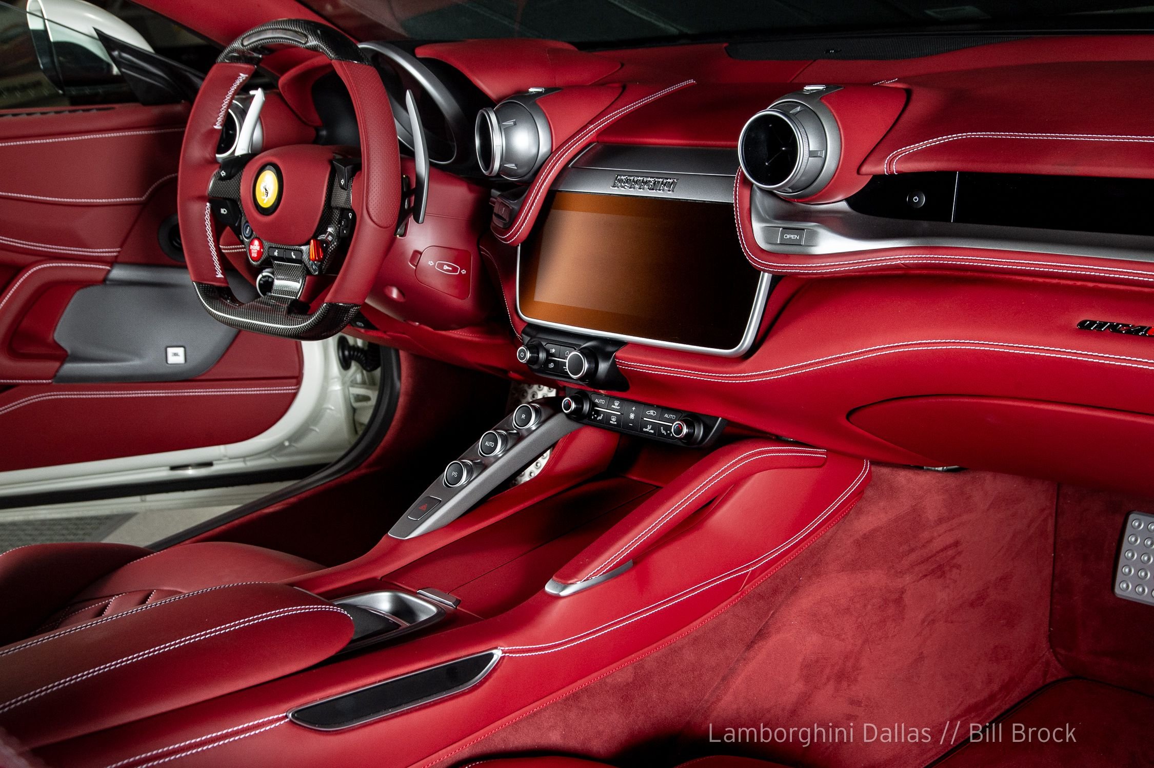 2018 Ferrari GTC4 Lusso, 3/26