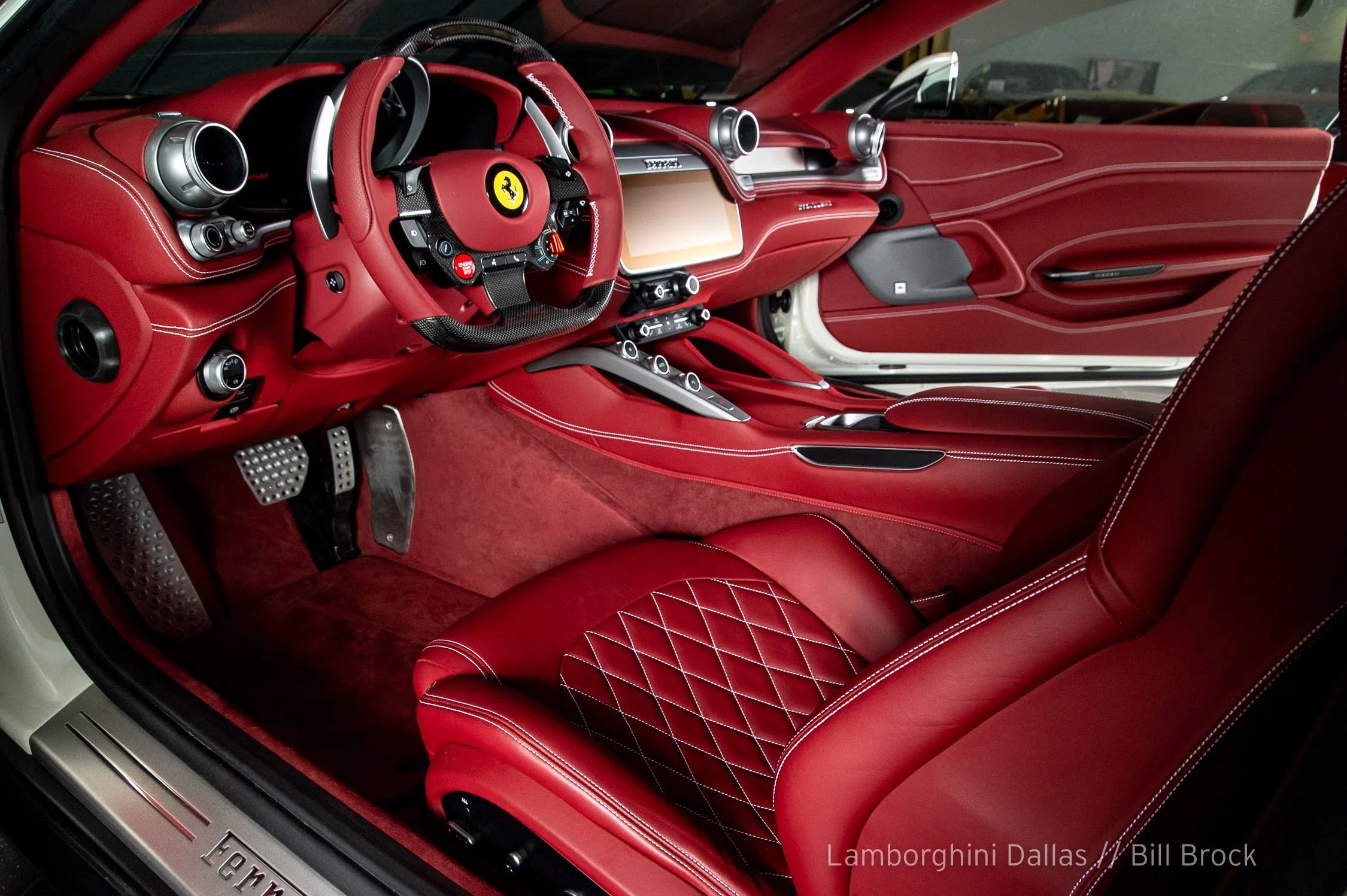 2018 Ferrari GTC4 Lusso interior, Bordeaux