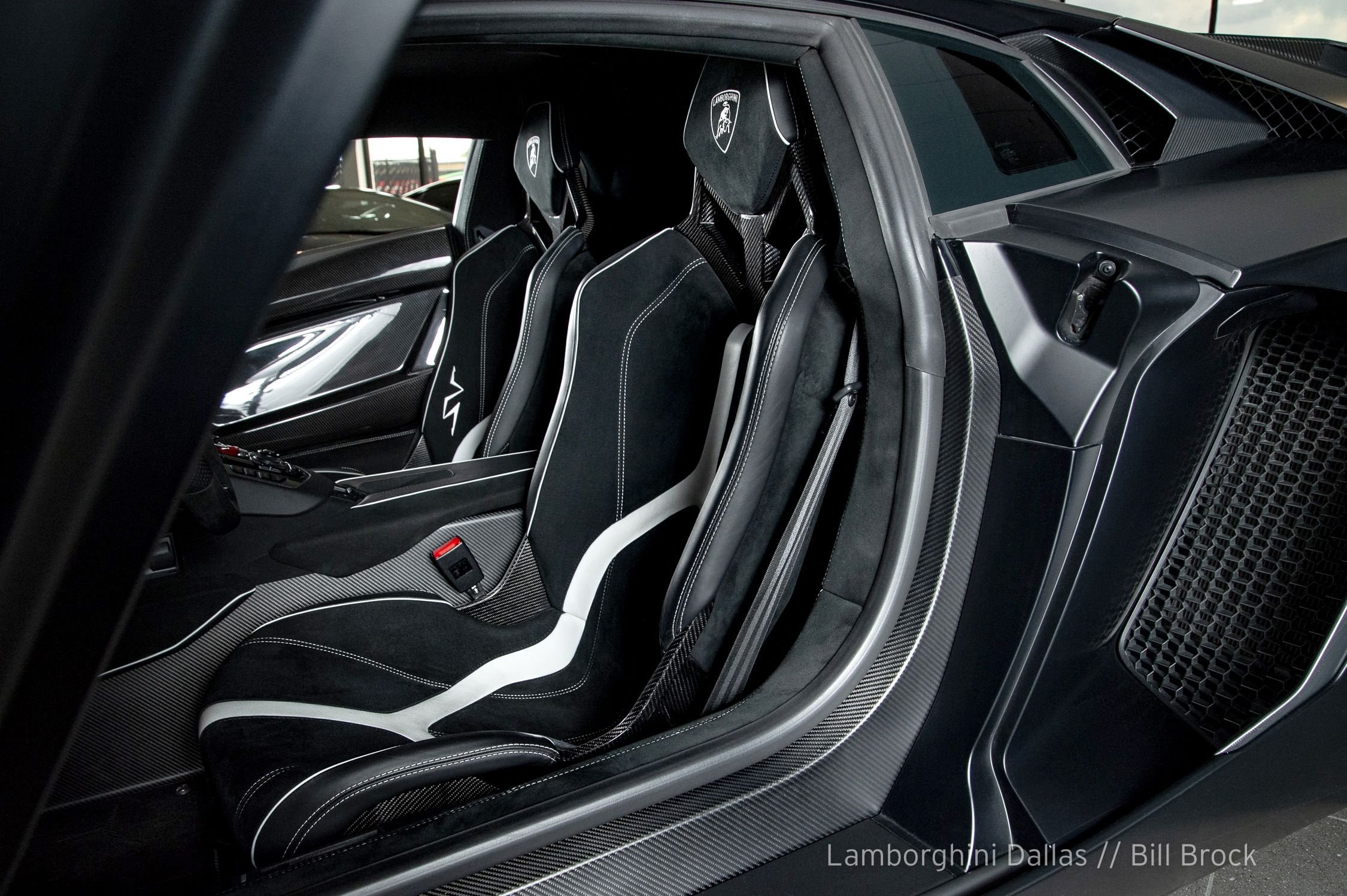 2016 Lamborghini Aventador SV, 8/14