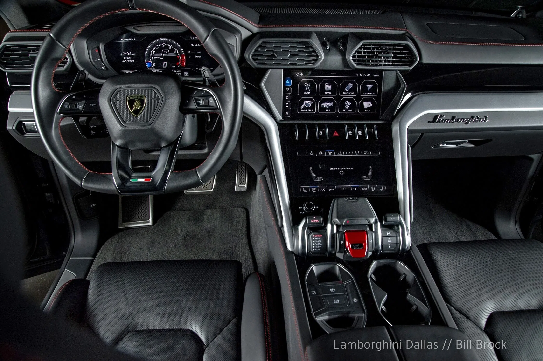2019 Lamborghini Urus interior, dashboard