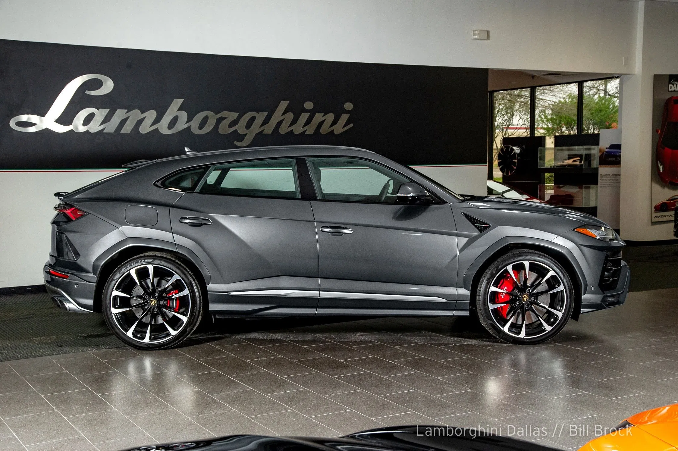 2019 Lamborghini Urus for sale, exterior
