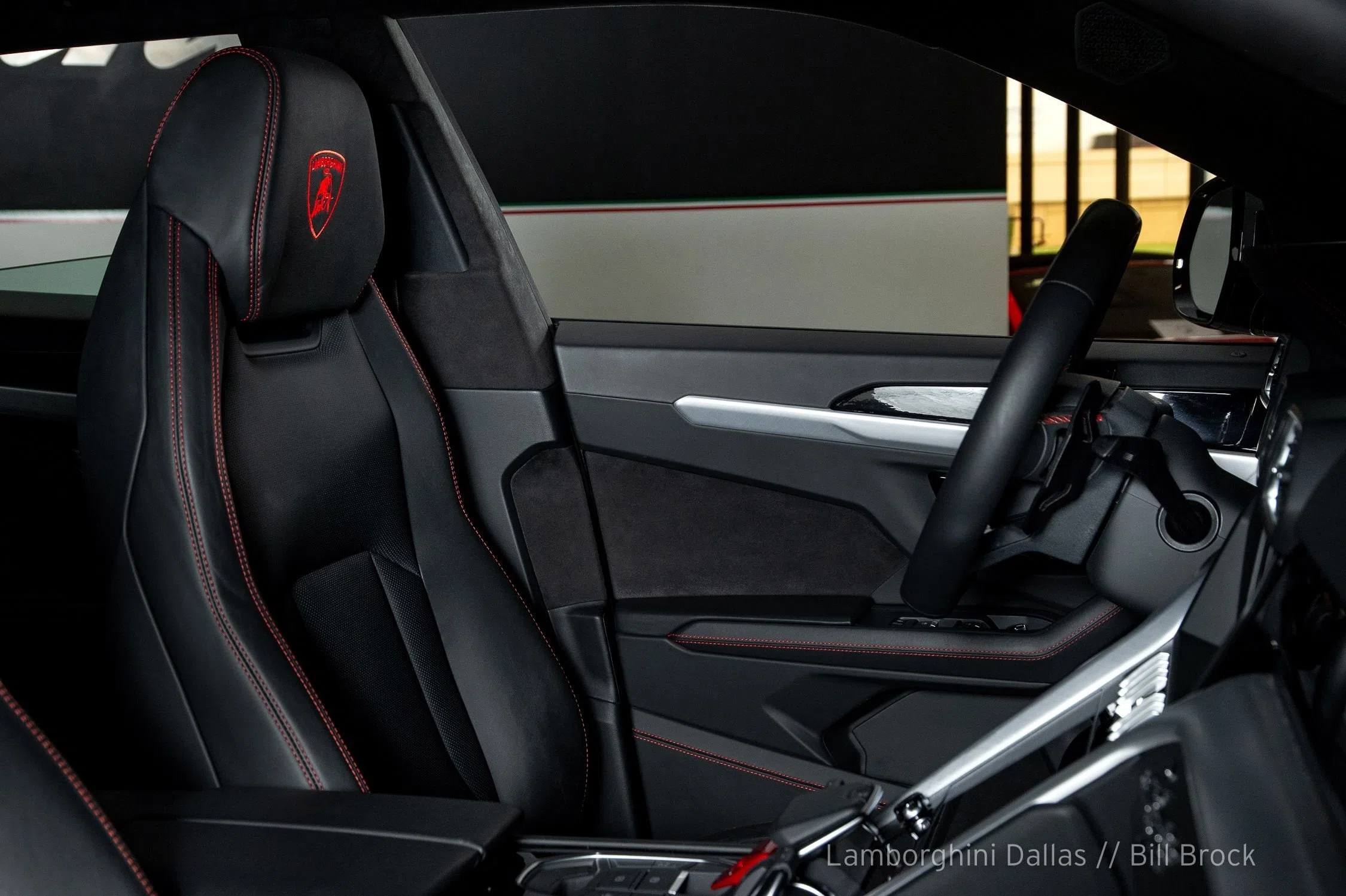 2019 Lamborghini Urus interior, seats