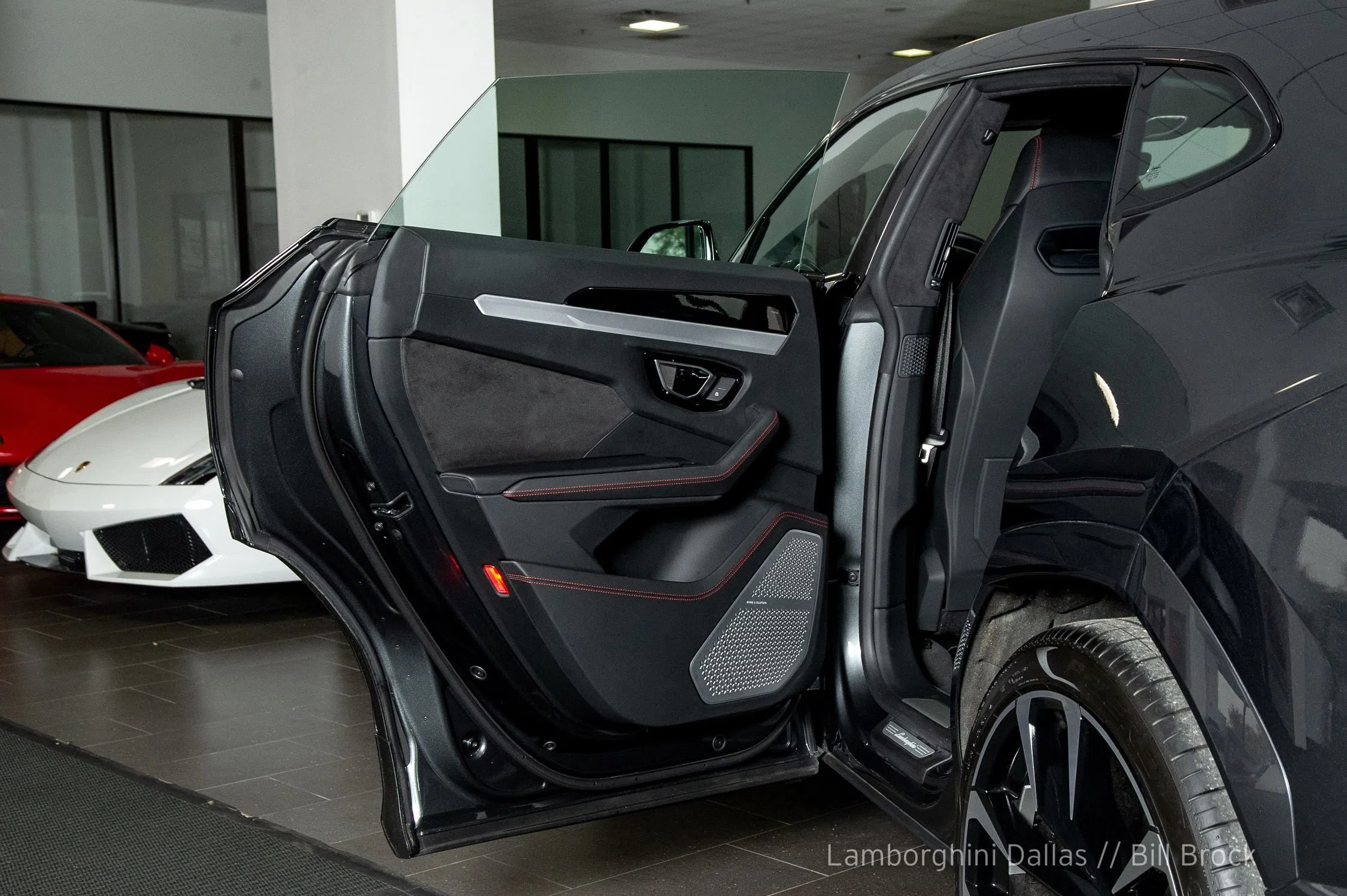 2019 Lamborghini Urus for sale, exterior