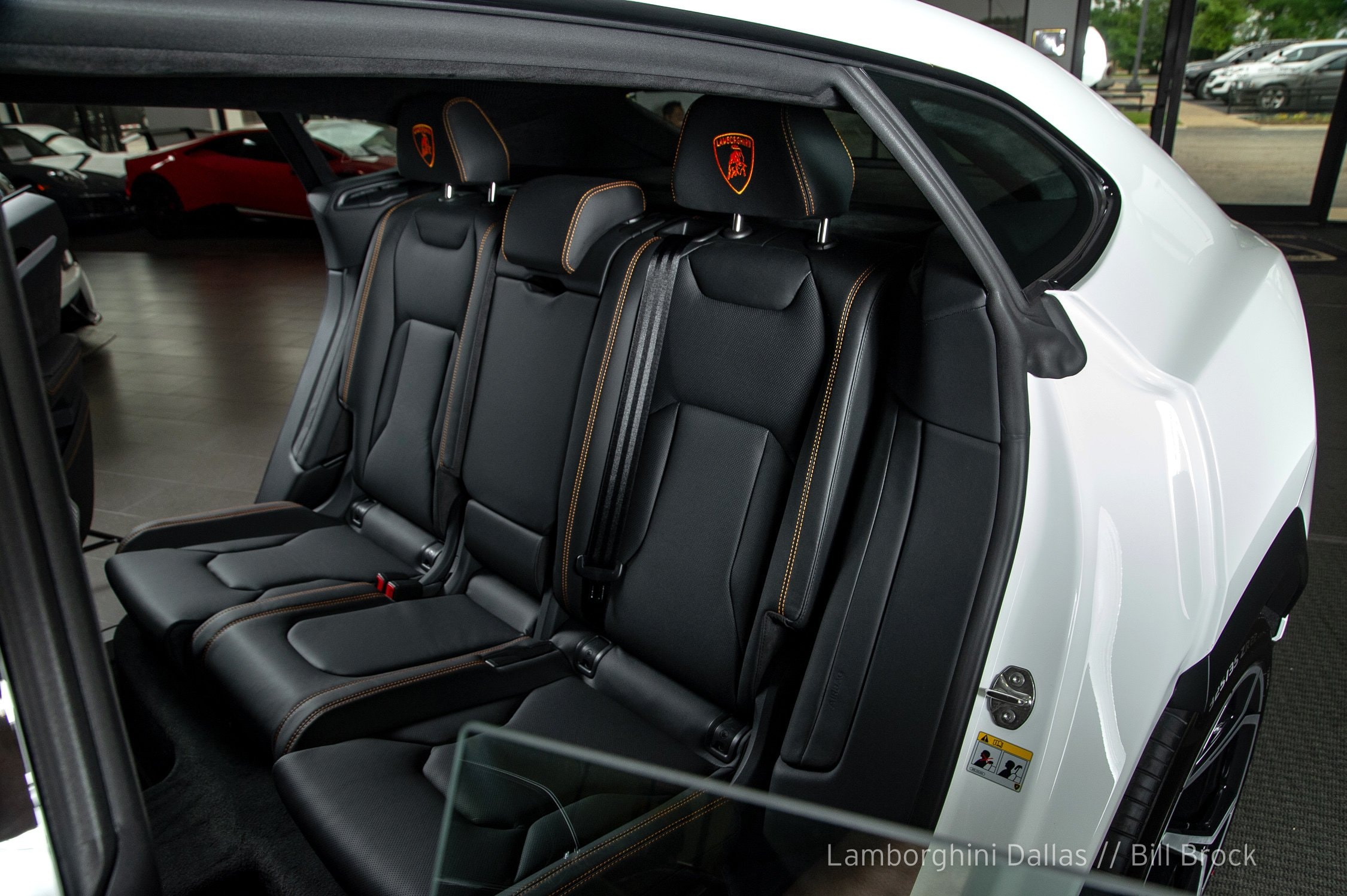 2019 Lamborghini Urus SUV, 2/11