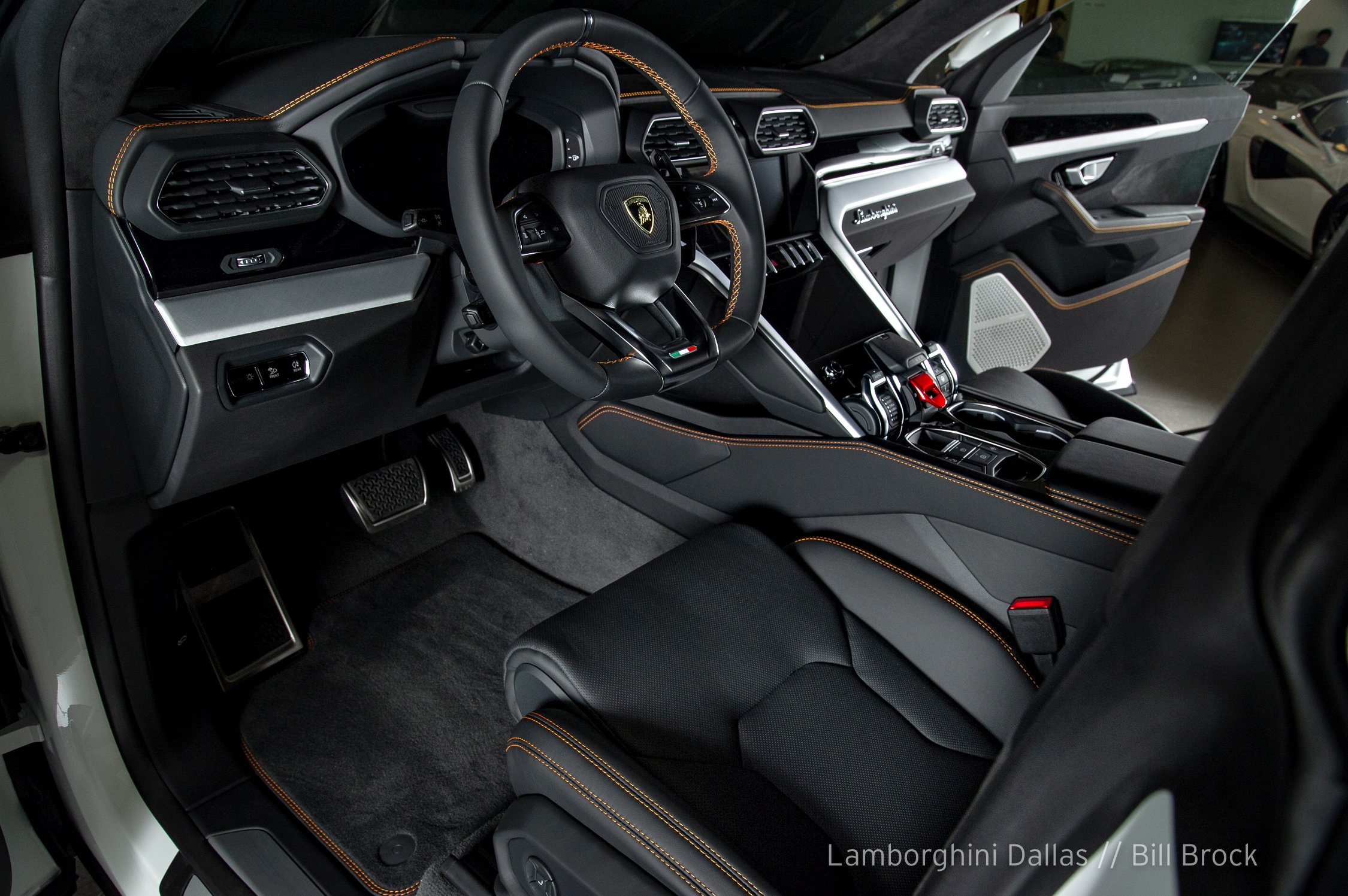2019 Lamborghini Urus SUV, 7/11