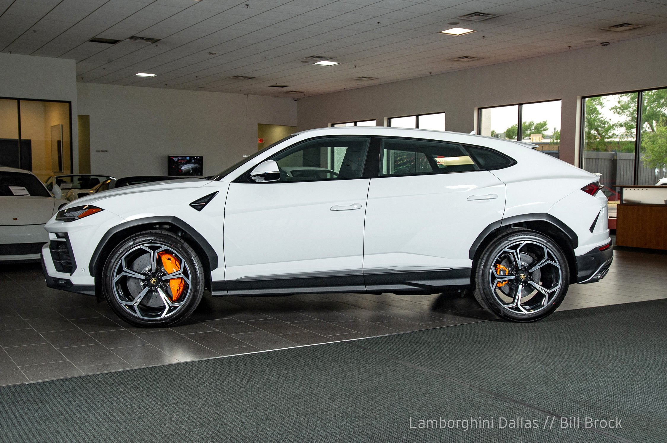 2019 Lamborghini Urus SUV, 9/11