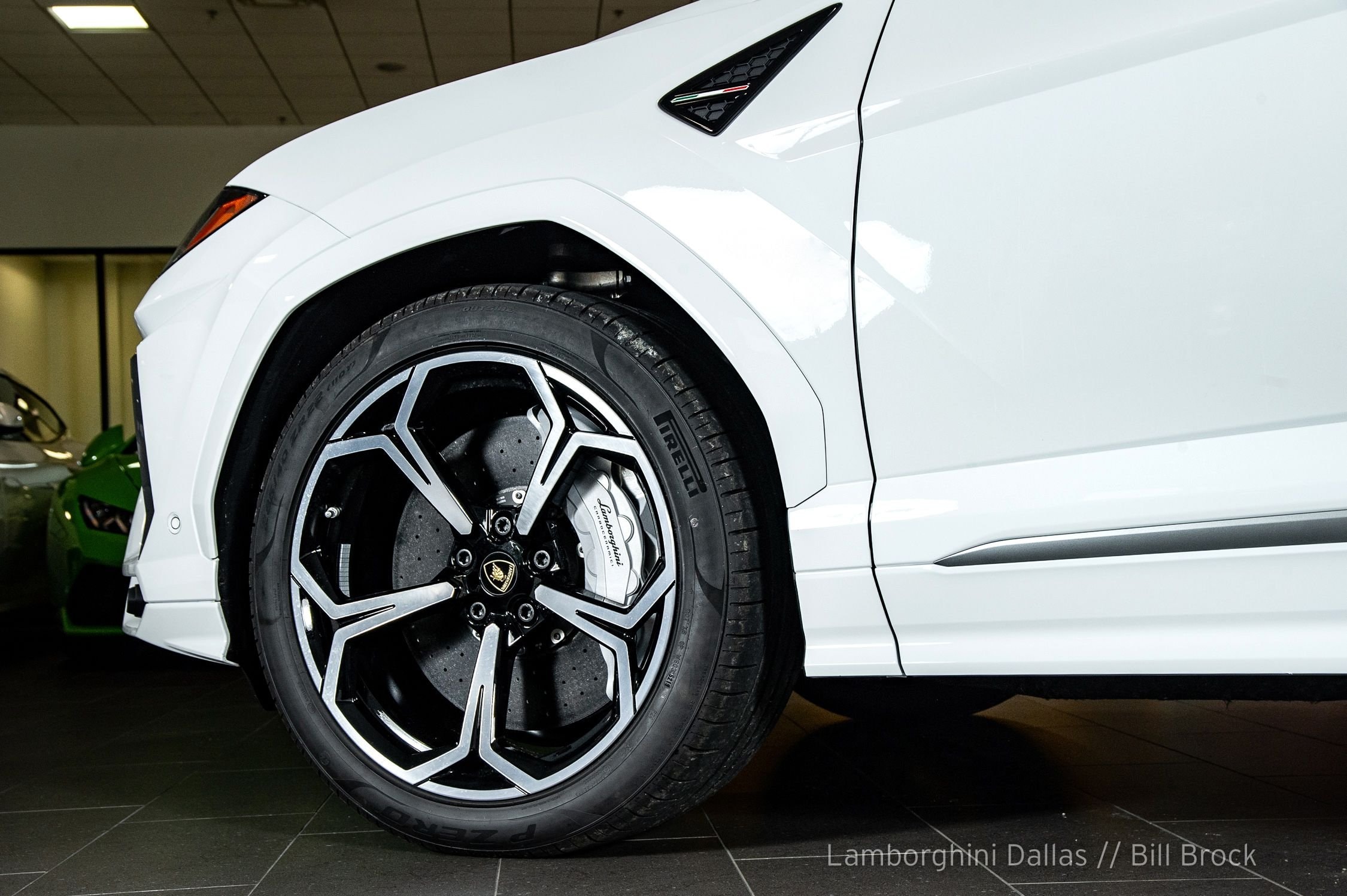 Lamborghini Urus, 7/15