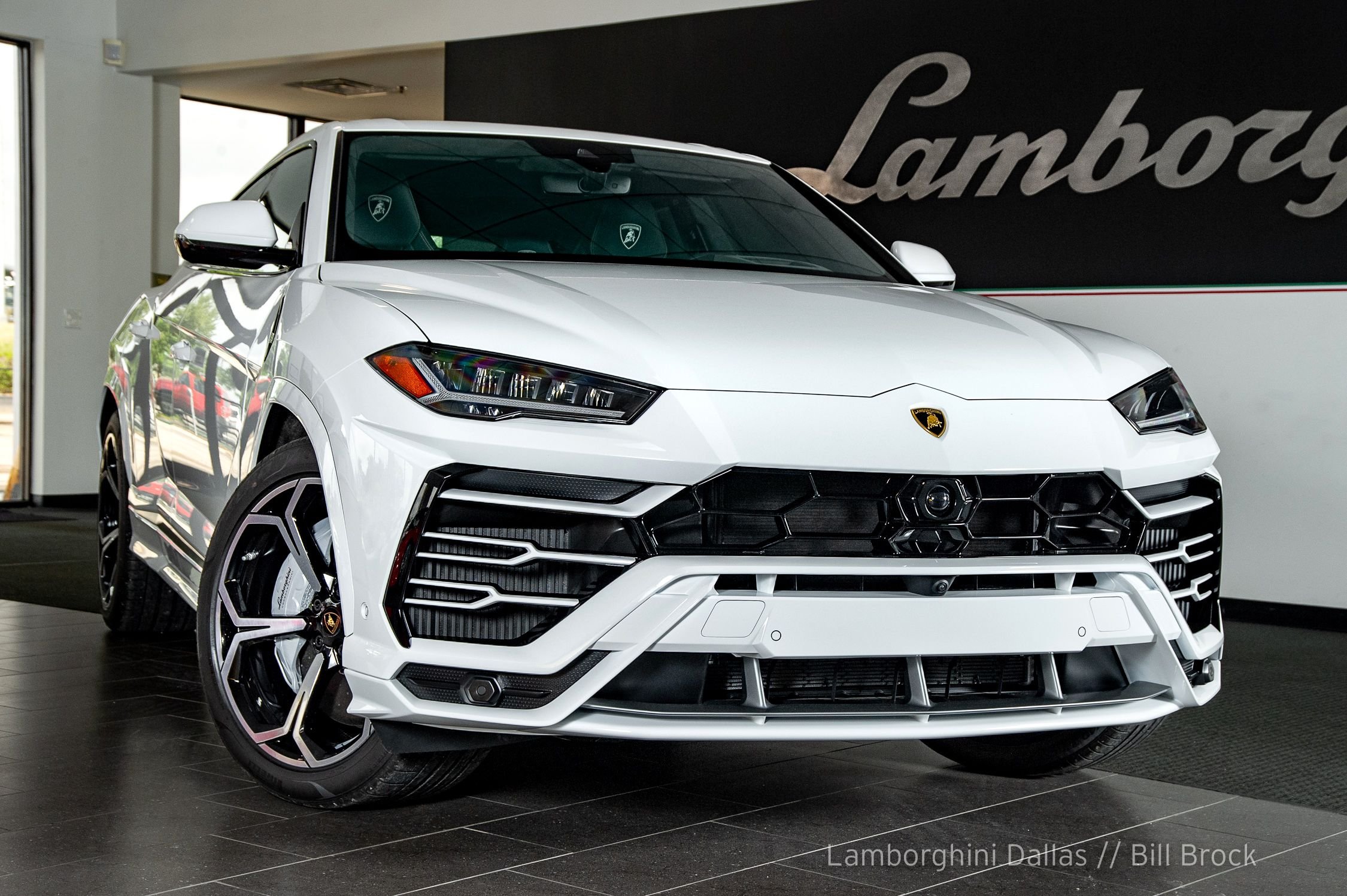 Lamborghini Urus, 13/15