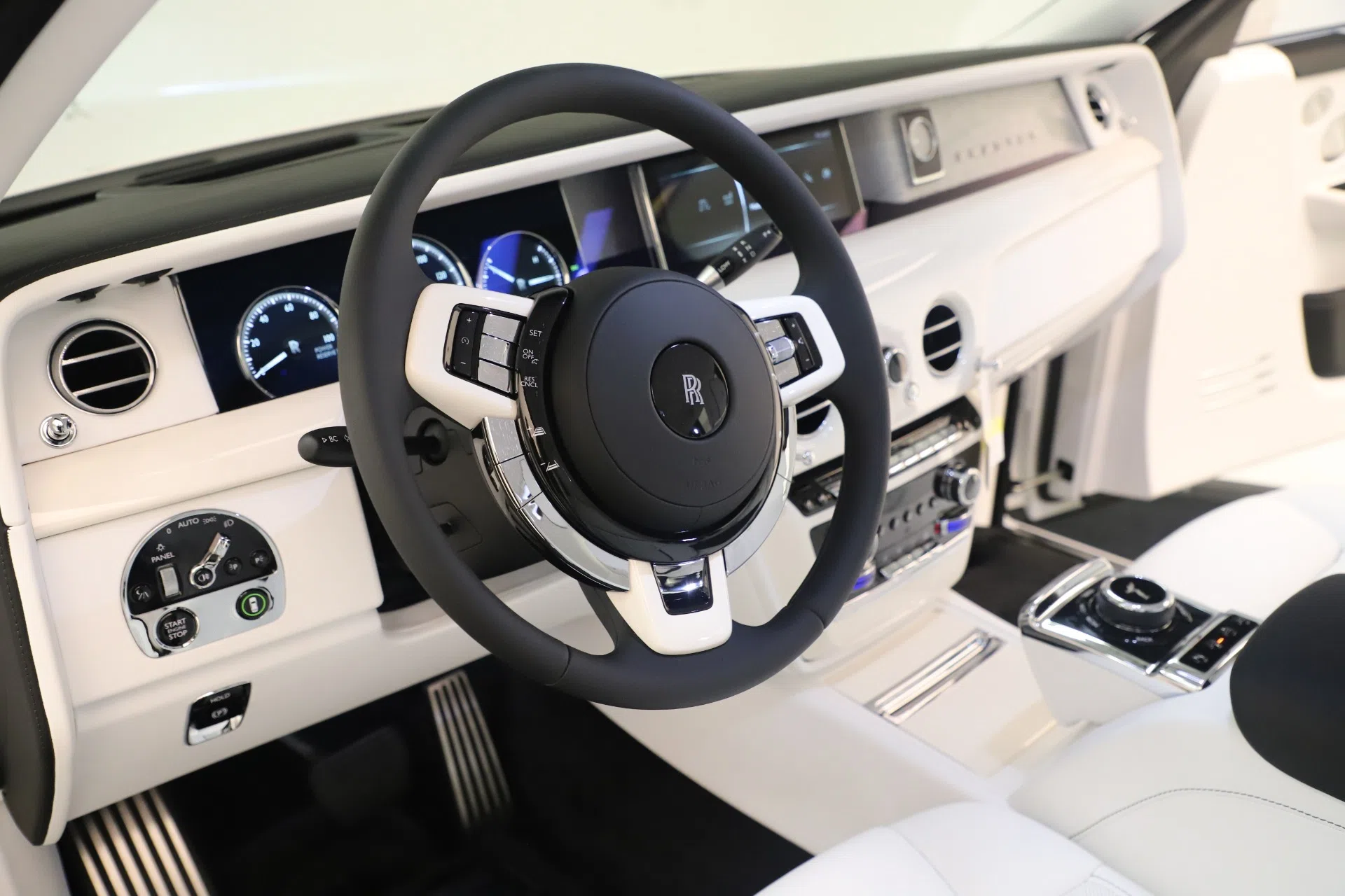 2020 Rolls-Royce Phantom interior