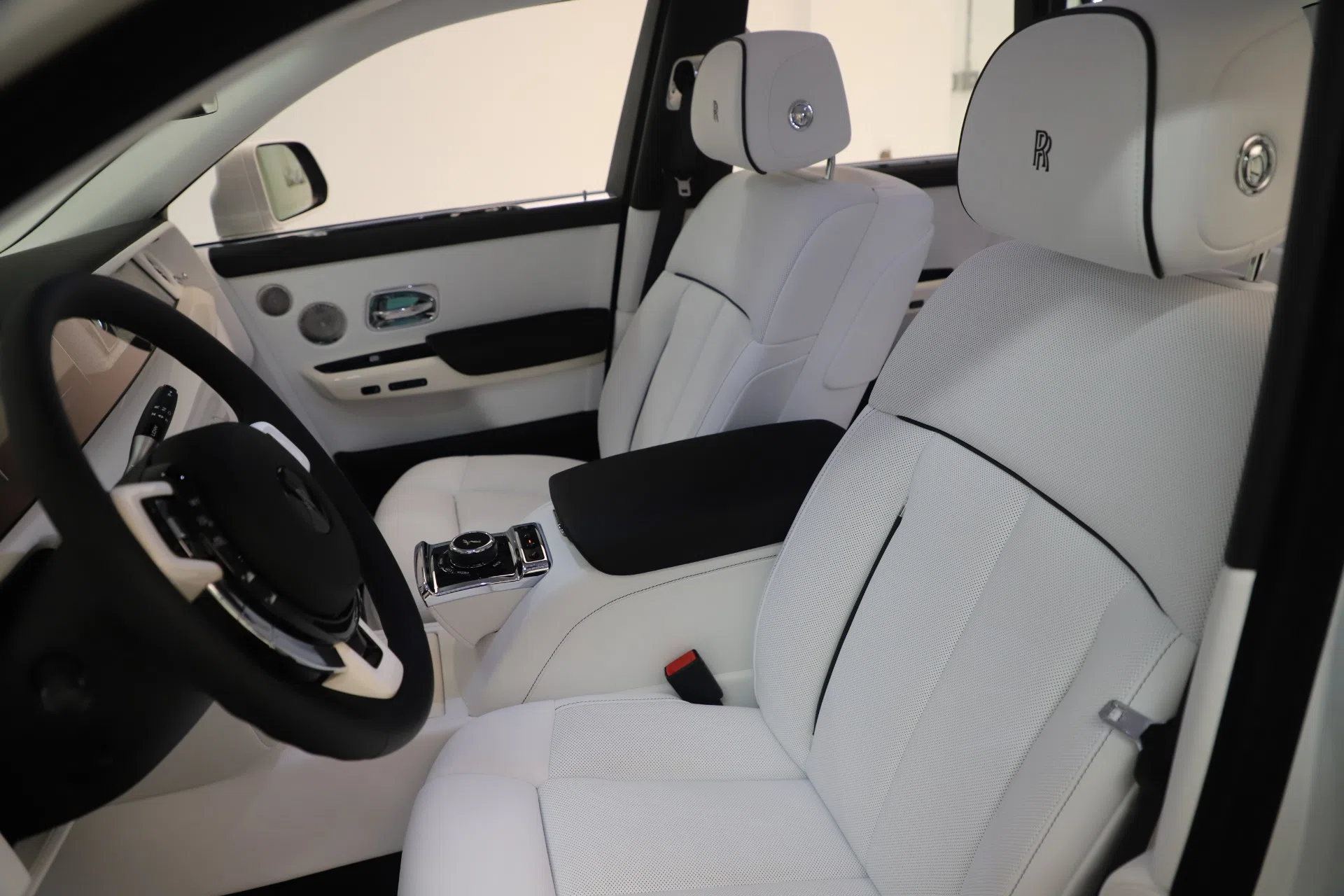 2020 Rolls-Royce Phantom interior, seats