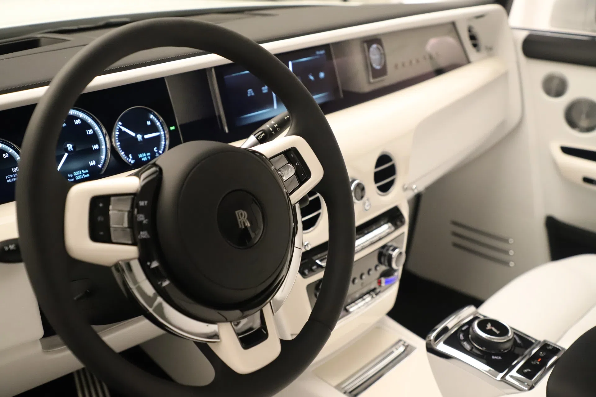 2020 Rolls-Royce Phantom interior, dashboard