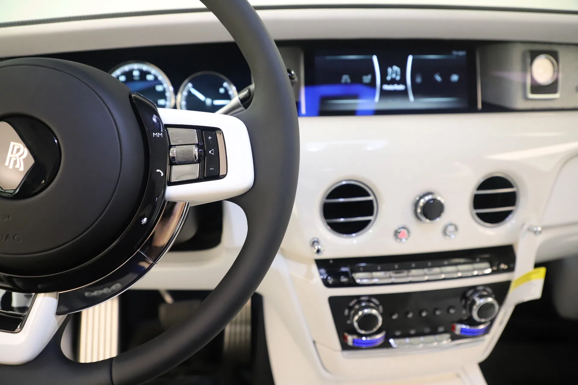 2020 Rolls-Royce Phantom interior