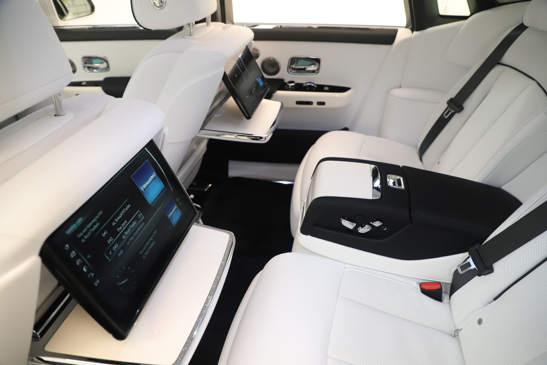 2020 Rolls-Royce Phantom, 19/20