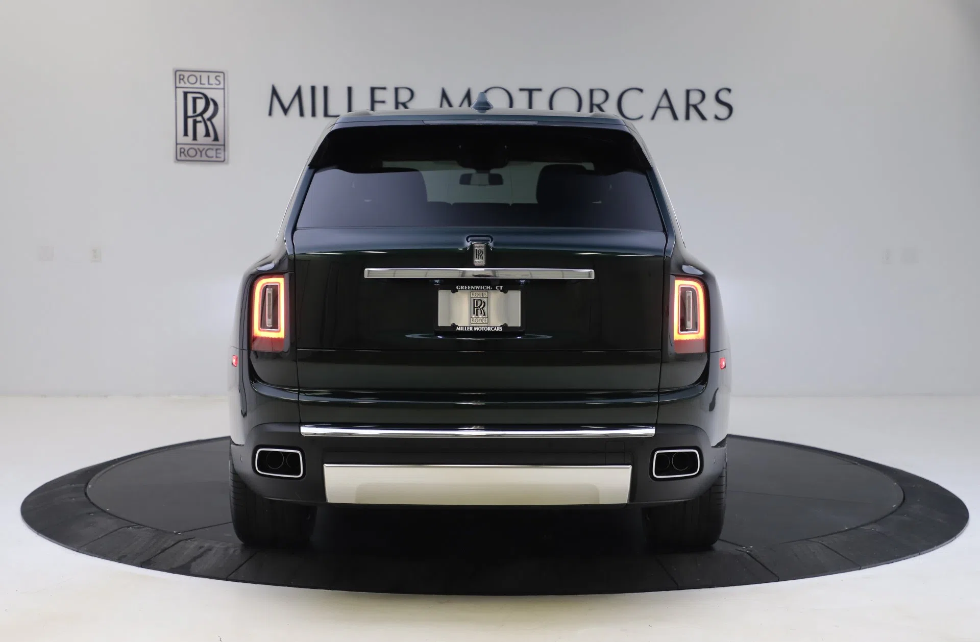 2020 Rolls-Royce Cullinan, rear three-quarter view