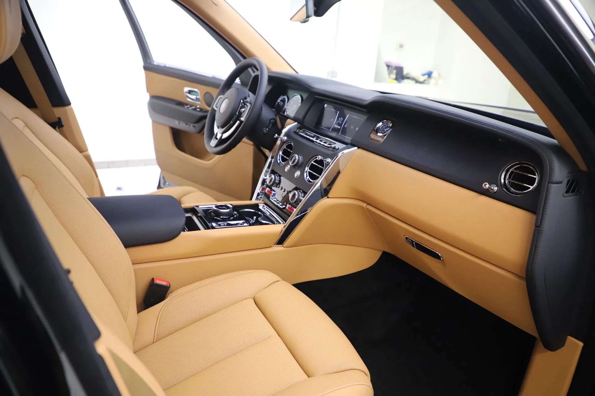 2020 Rolls-Royce Cullinan interior